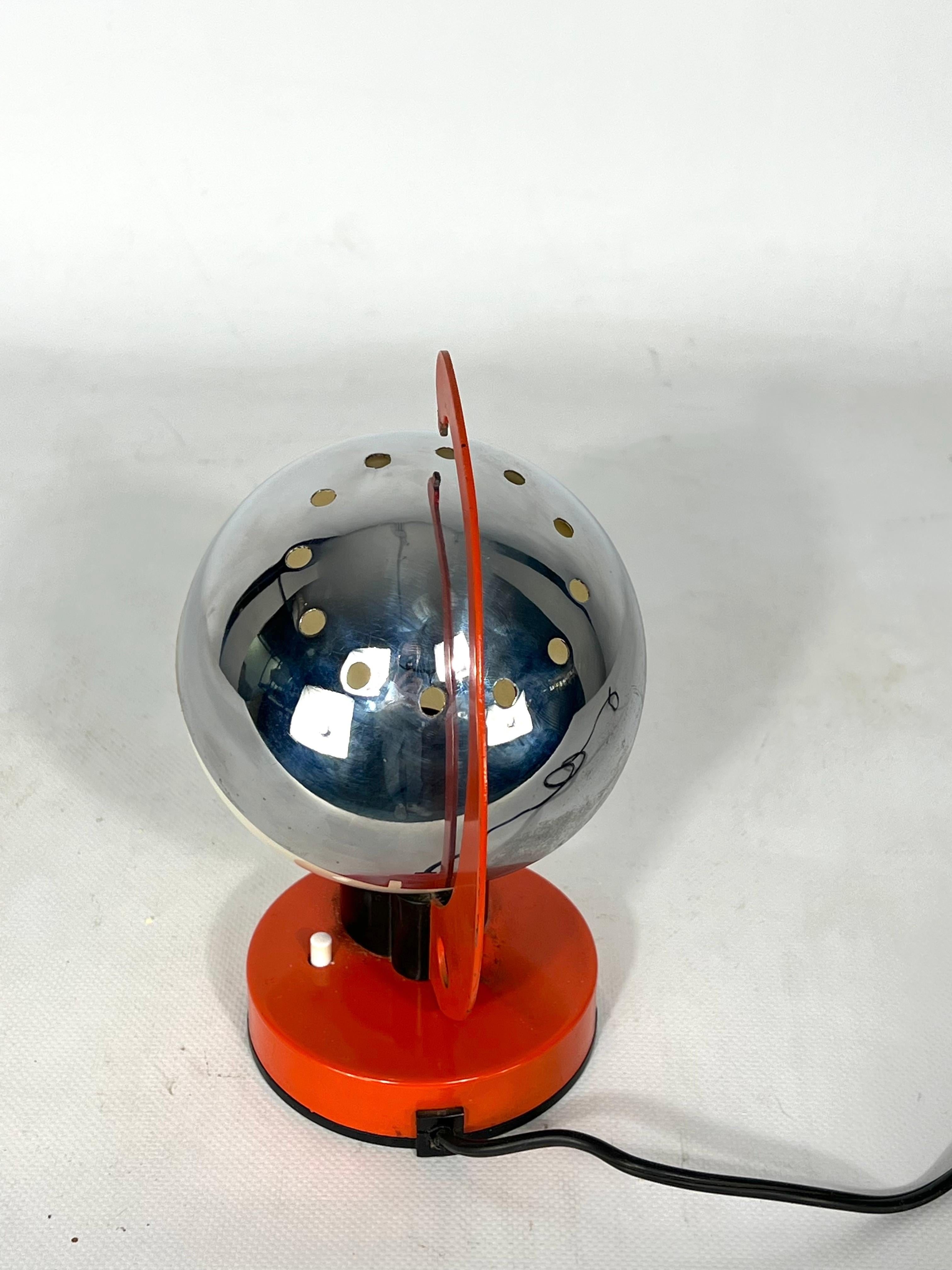 Space Age Italian Metal and Plastic Table Lamp from 60s For Sale 5