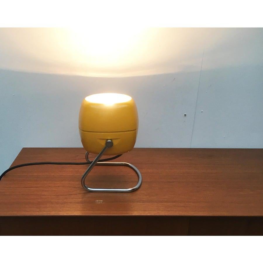 Lampe de table italienne de l'ère spatiale Harveiluce, 1970 en vente 2