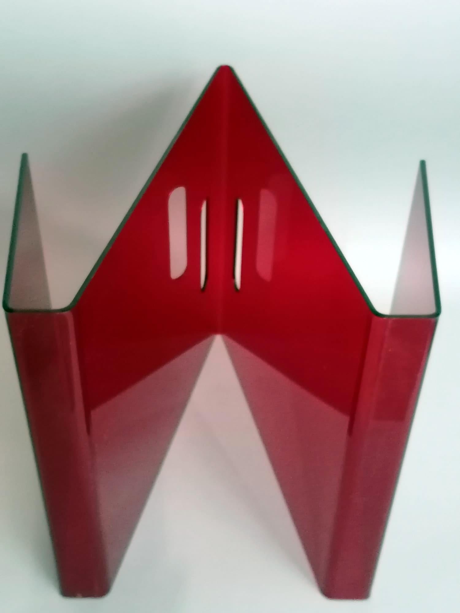 Space Age Italy Vintage Red Plexiglass Magazine Holder 3