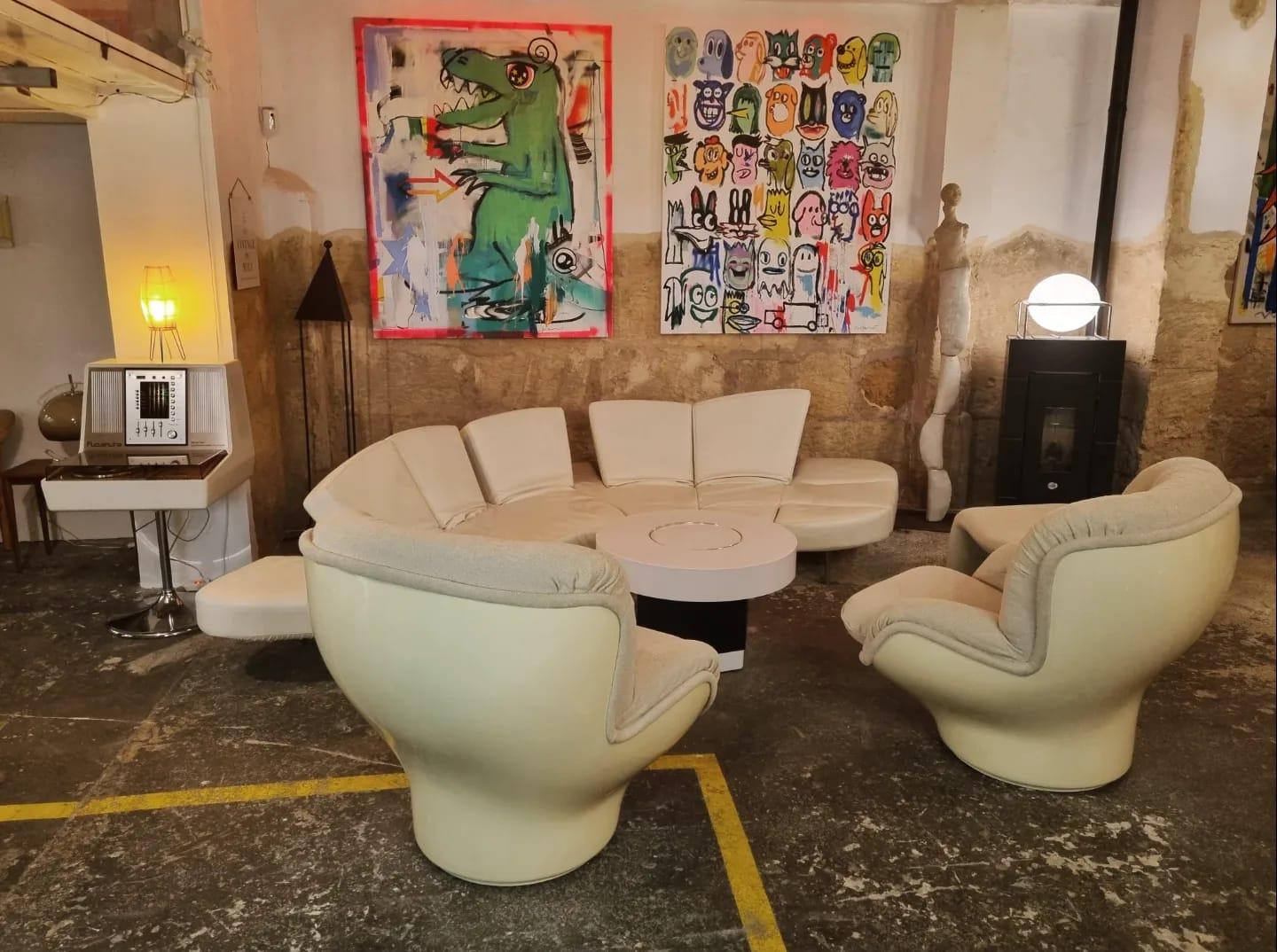 Space Age 'Karate' Swiveling Fiberglass Shell Chairs by Michel Cadestin For Sale 14