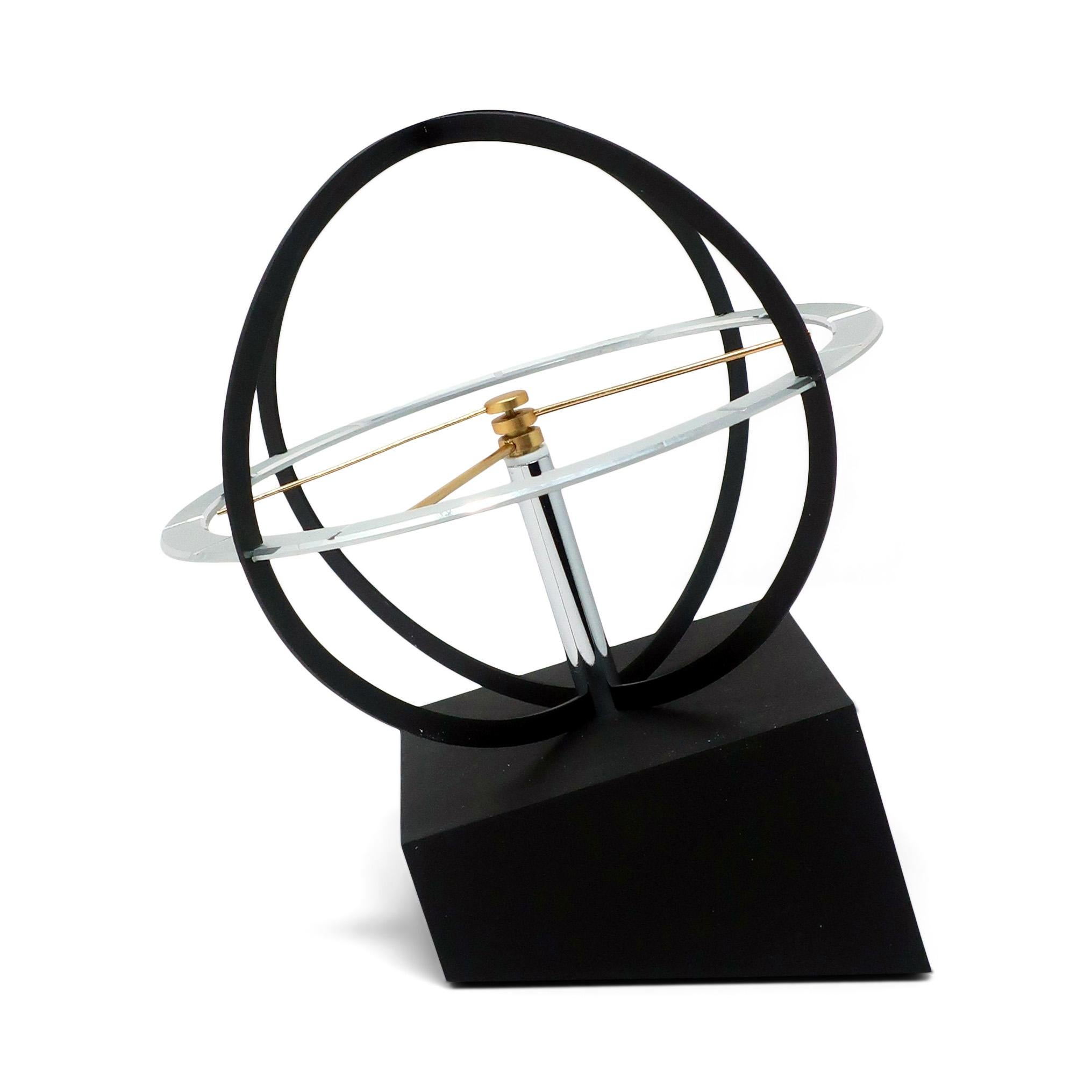 Space Age Kinetic Desk Clock In Good Condition For Sale In Brooklyn, NY