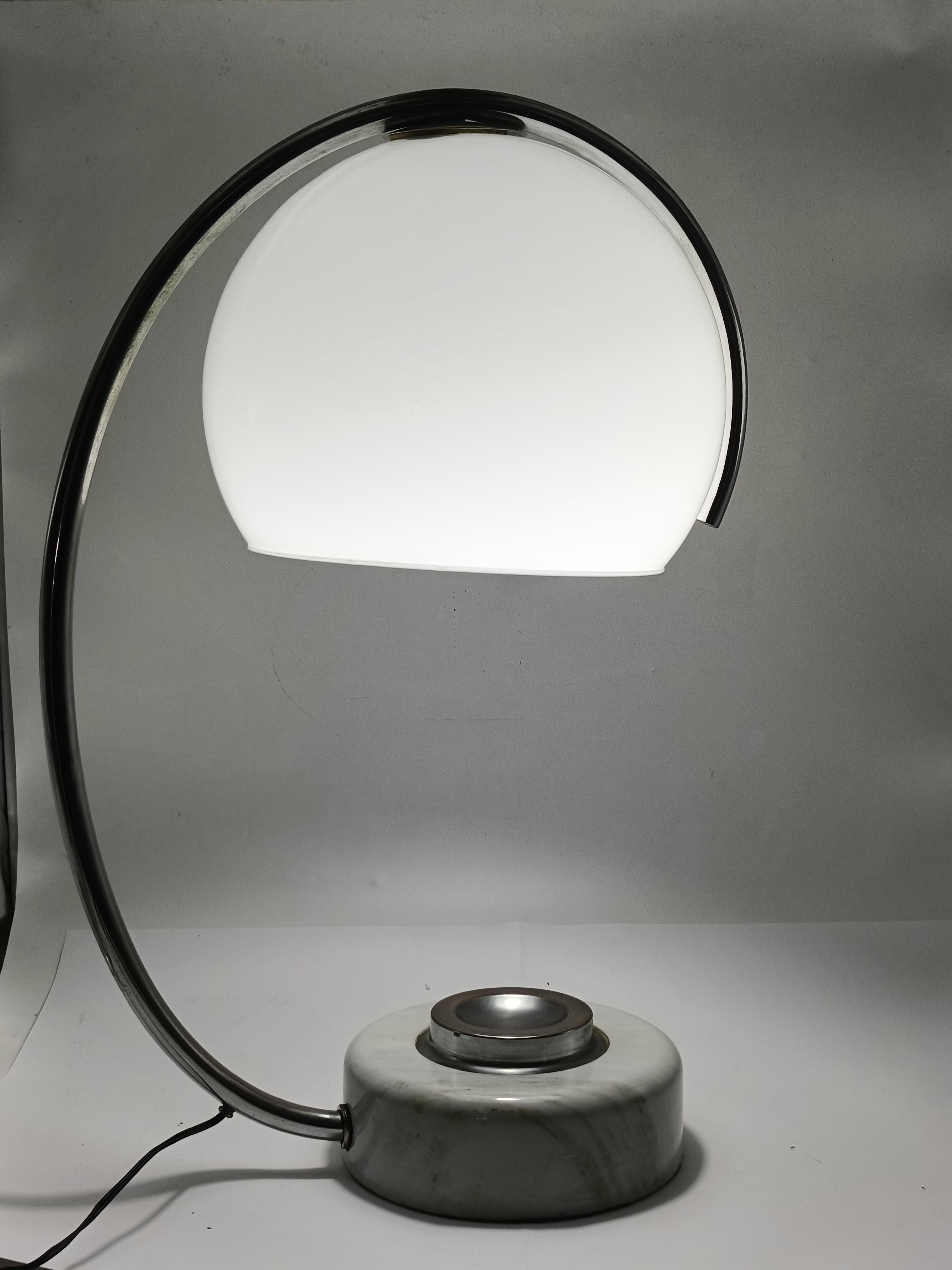 Space Age Lampada da Tavolo con Base in Marmo e Vaschetta Portaoggetti, Años 70 finales del siglo XX en venta