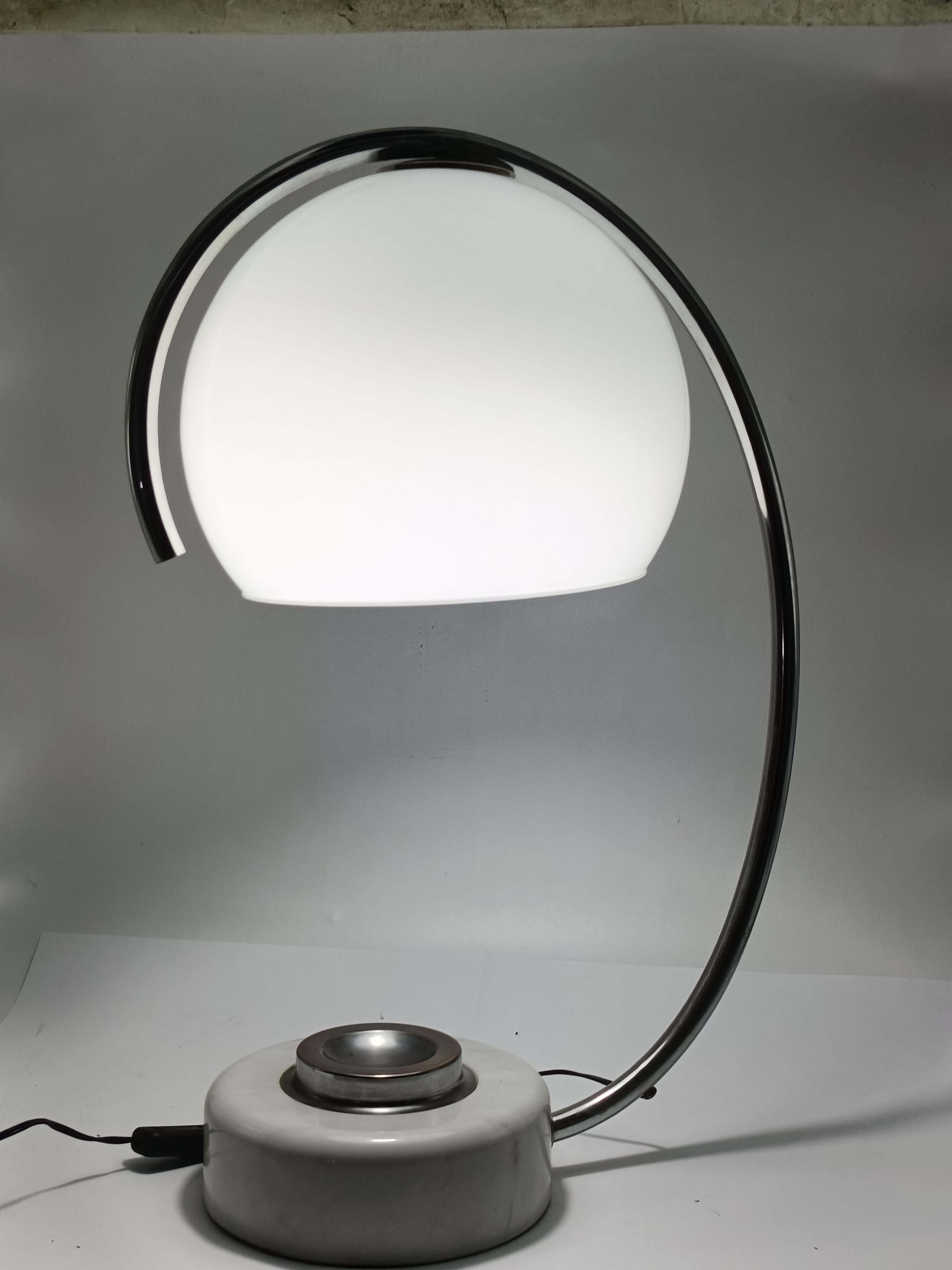 Space Age Lampada da Tavolo con Base in Marmo e Vaschetta Portaoggetti, Años 70 en venta 1