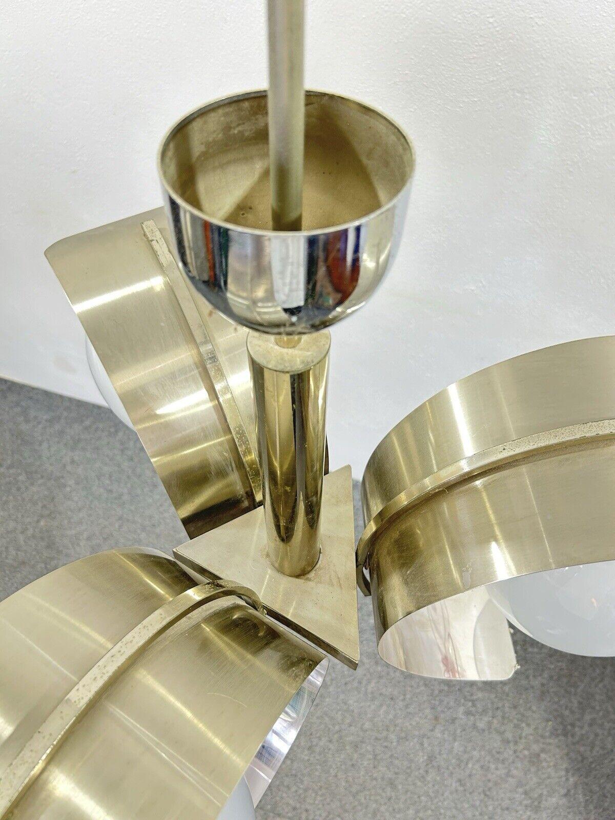 Lustre de l'ère spatiale Design en acier et en verre 1970 en vente 3