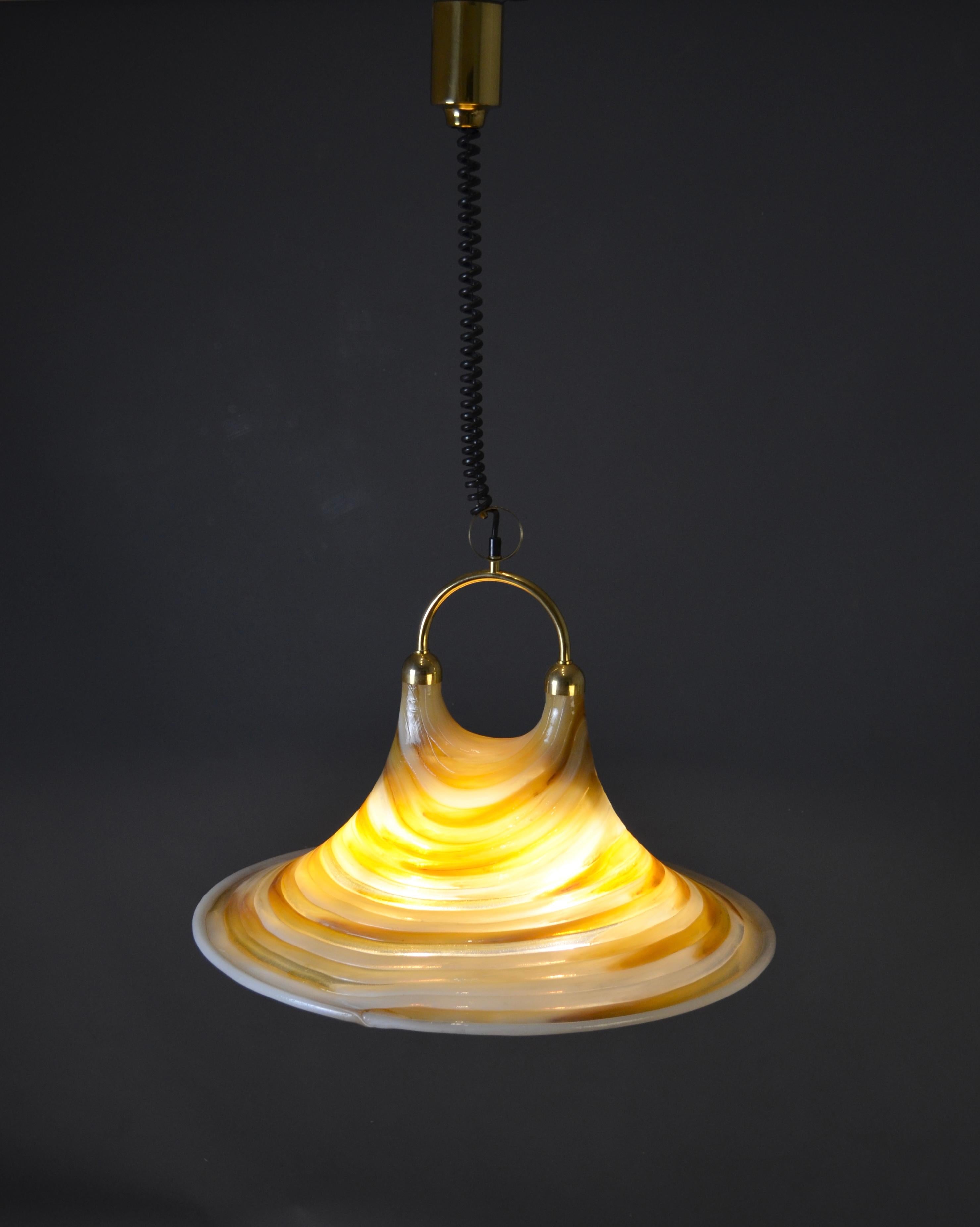 Tedesco Lampada a sospensione di grandi dimensioni A Space, mix di lucite e fibra di vetro, Germania, anni '70 in vendita