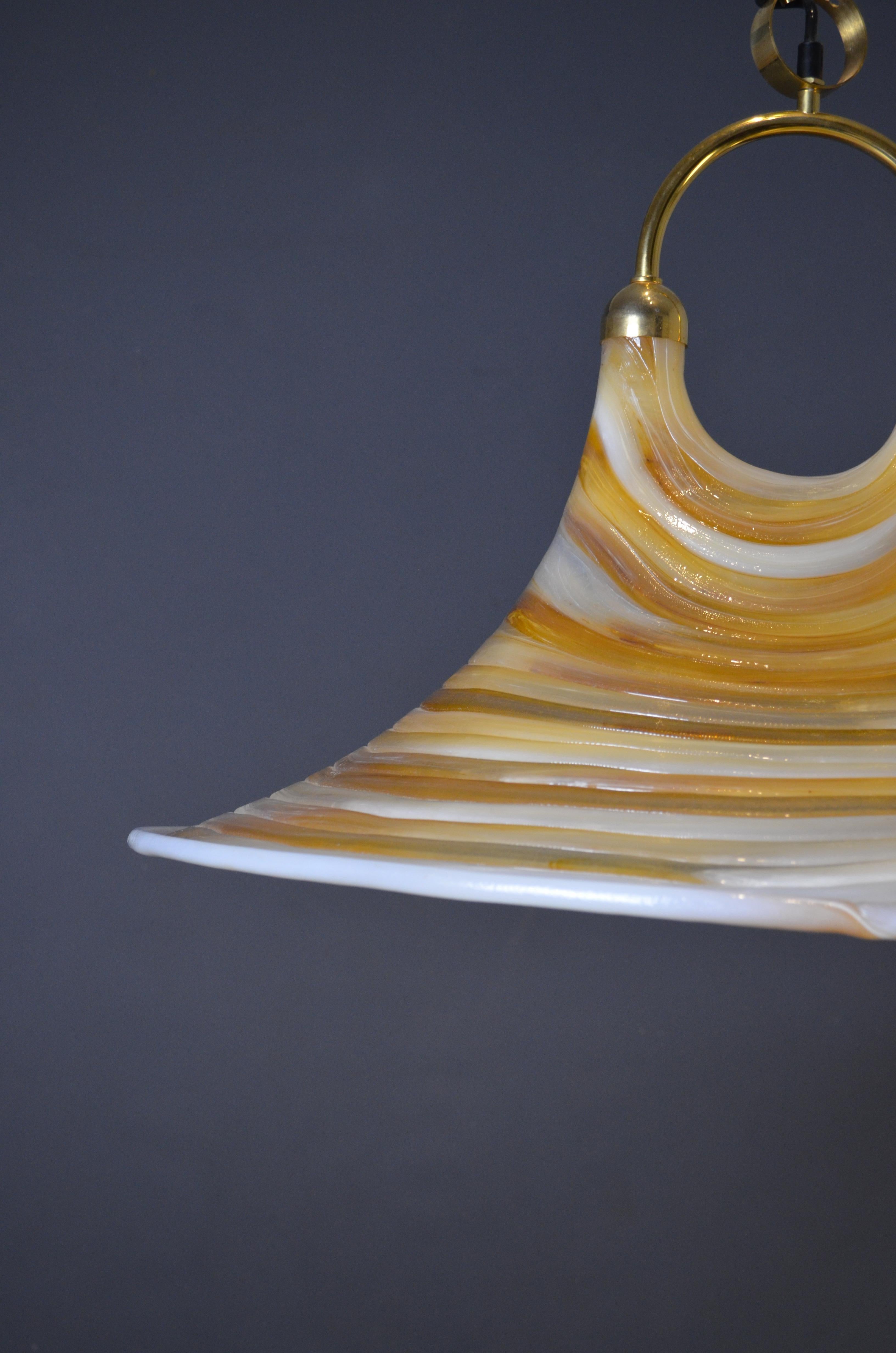 Lampada a sospensione di grandi dimensioni A Space, mix di lucite e fibra di vetro, Germania, anni '70 In condizioni buone in vendita a Marinha Grande, PT