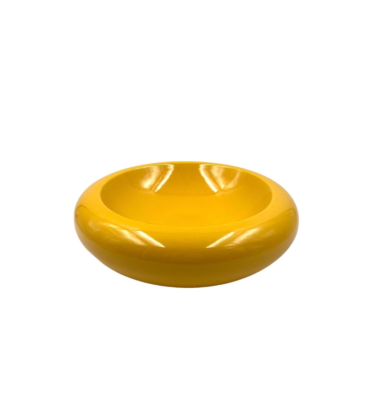 Centre de table en céramique jaune de l'ère spatiale / vide poche, Sicart Italie 1970 en vente 3