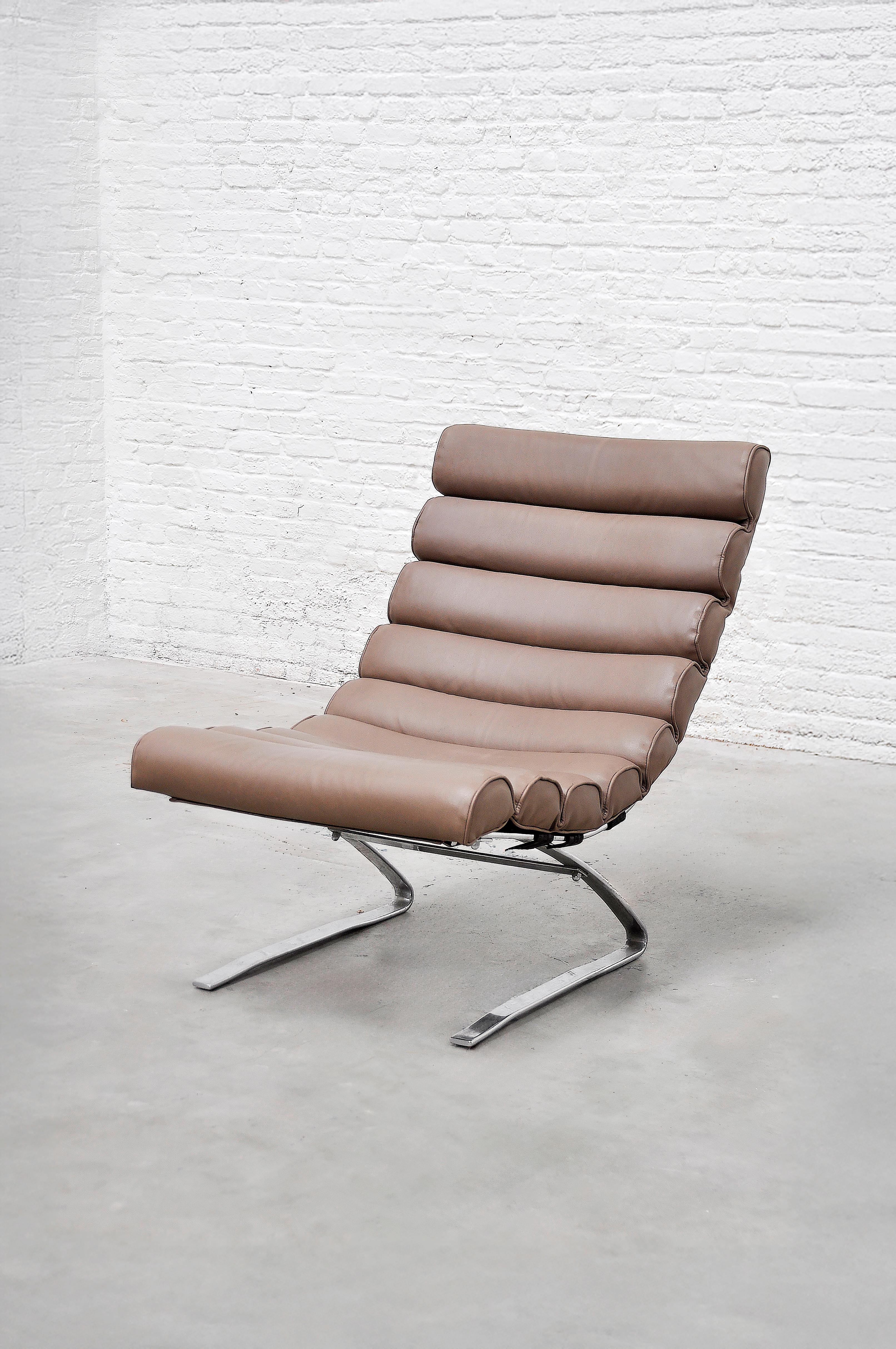 European Space Age Leather Cantilever Lounge Chair, 1960's For Sale