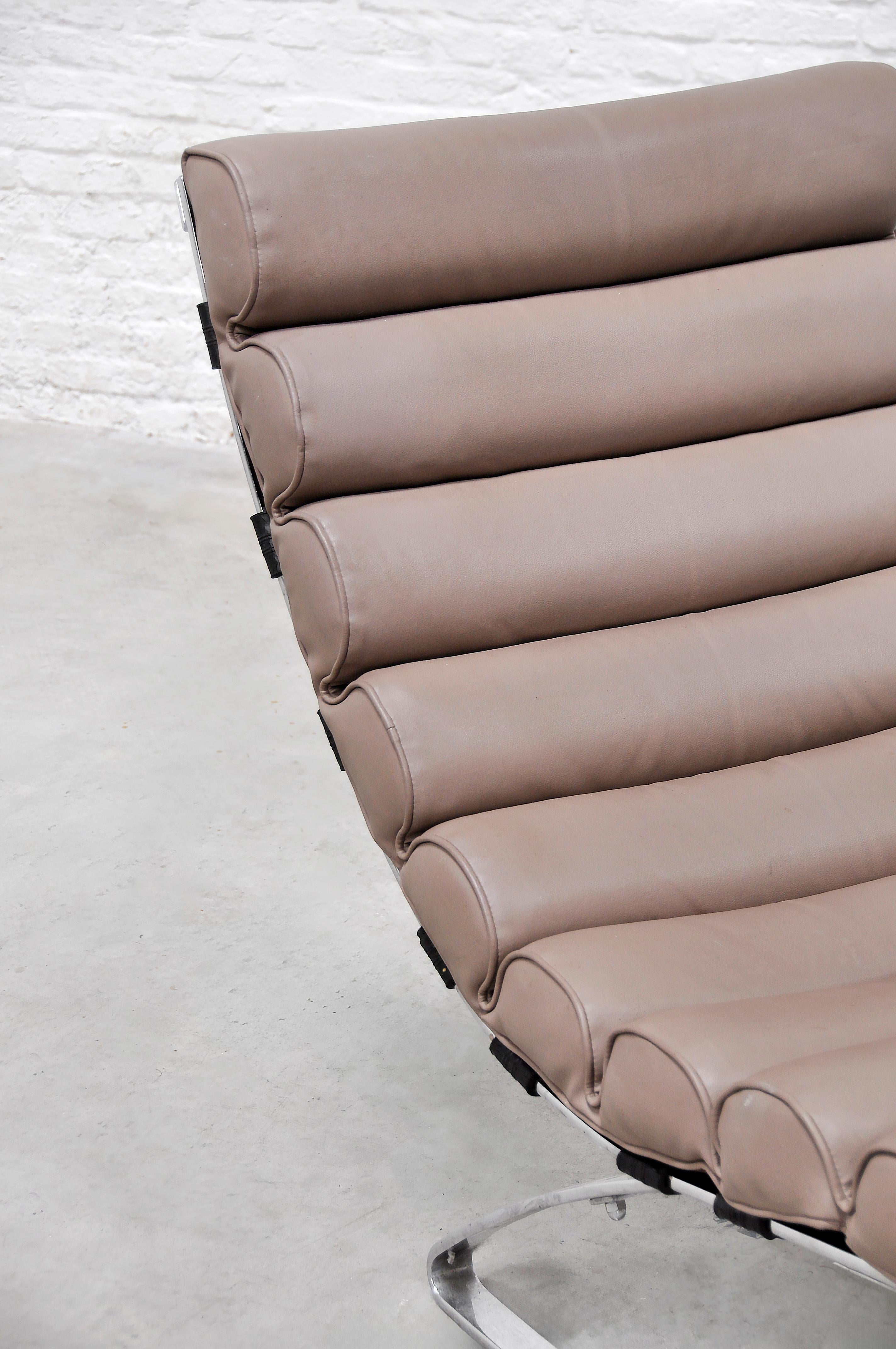Mid-20th Century Space Age Leather Cantilever Lounge Chair, 1960's For Sale