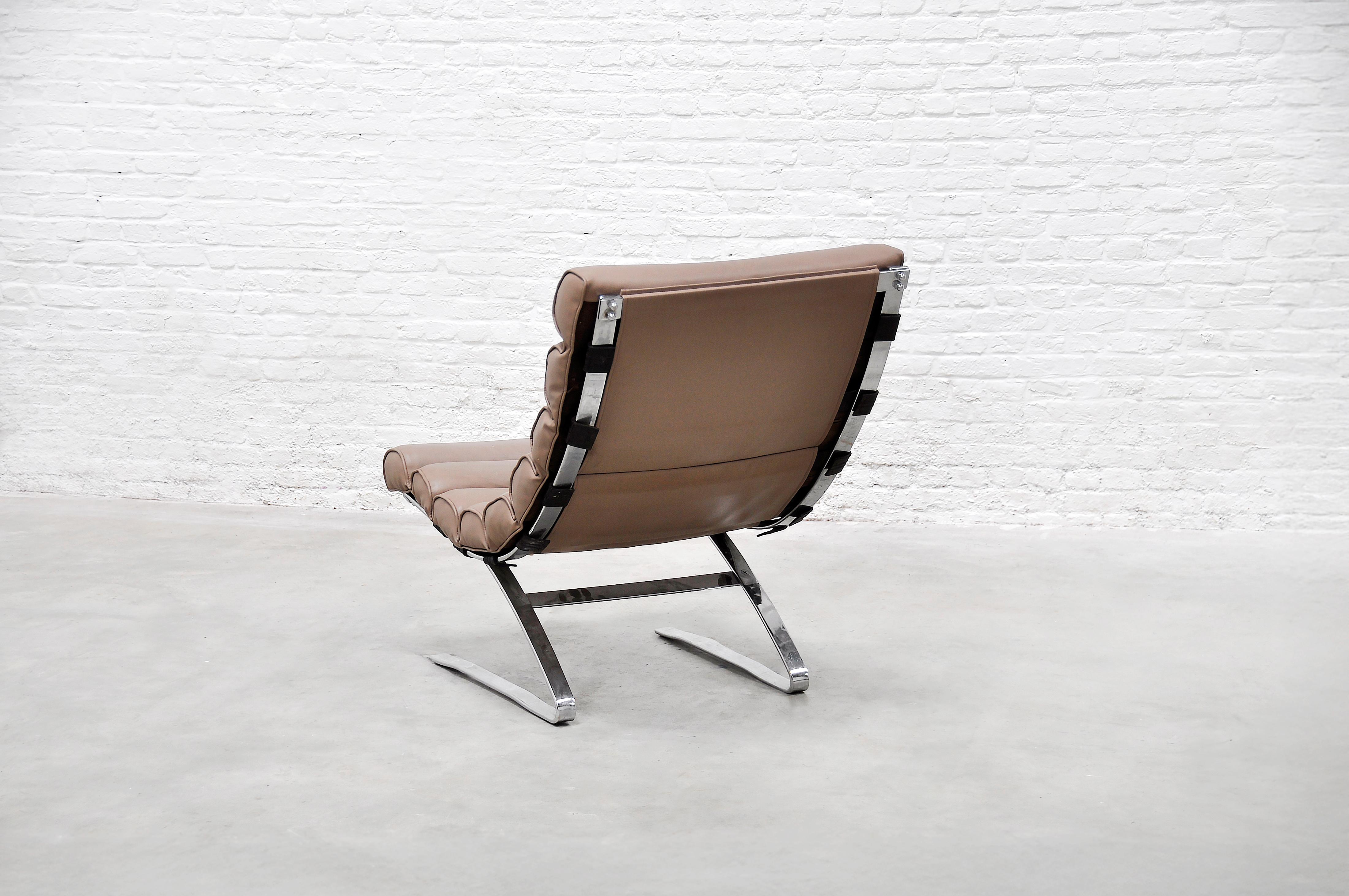 Space Age Leather Cantilever Lounge Chair, 1960's For Sale 1