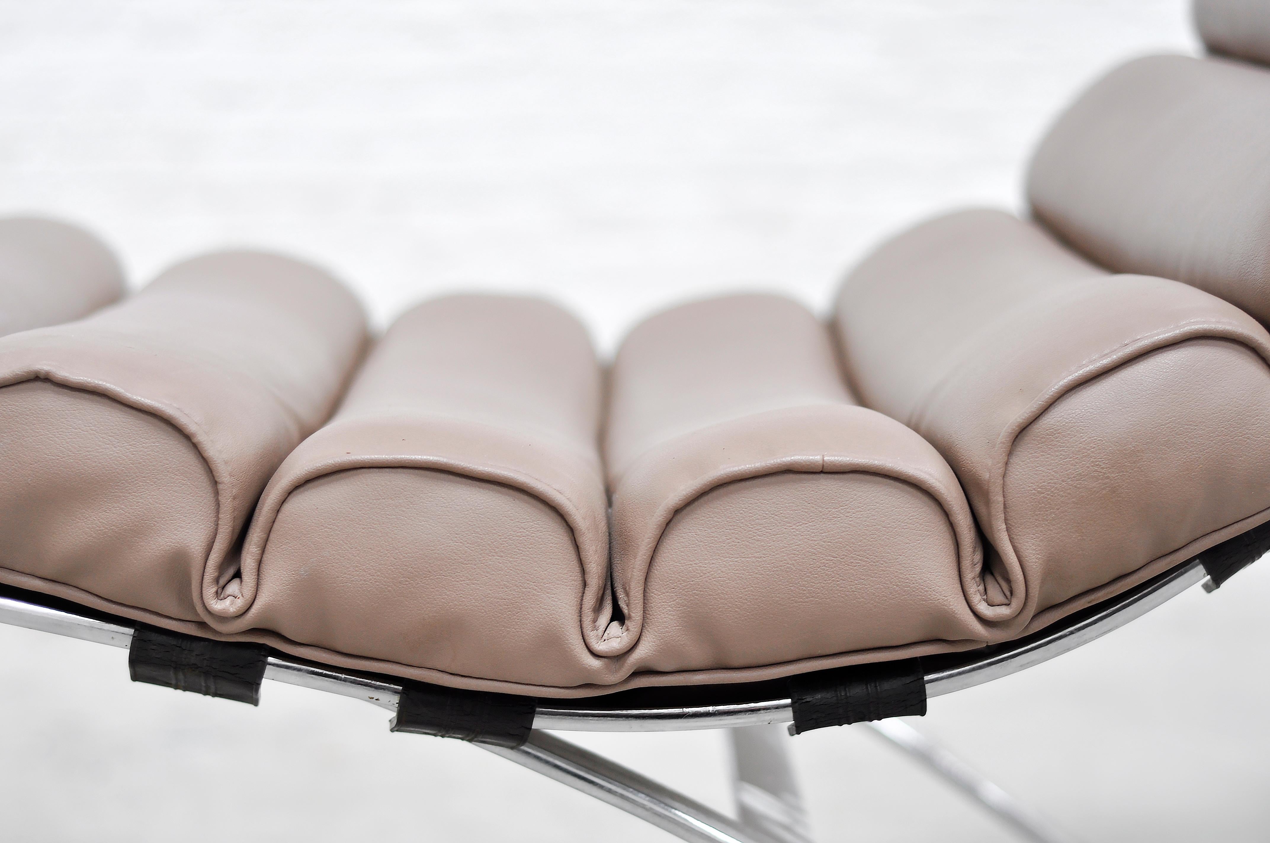 Space Age Leather Cantilever Lounge Chair, 1960's For Sale 3