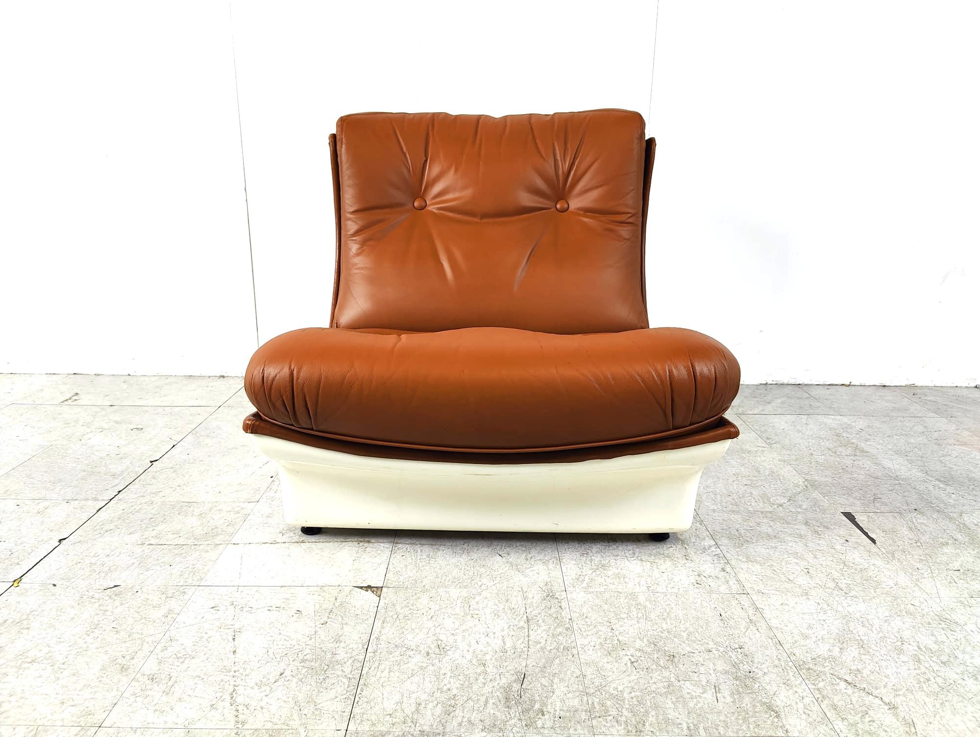 Space age leather lounge chair by Airborne international, 1970s For Sale 4