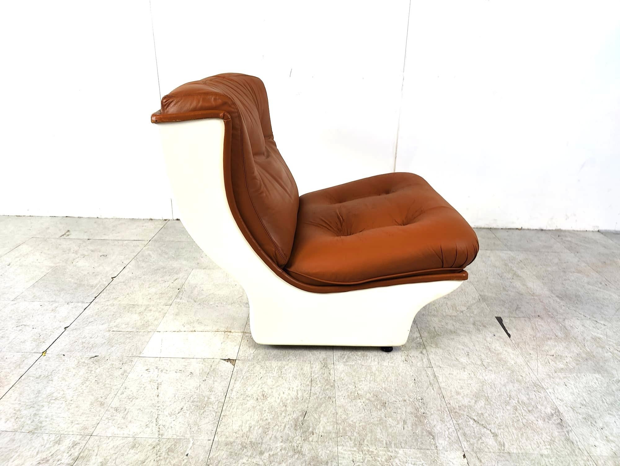 French Space age leather lounge chair by Airborne international, 1970s For Sale