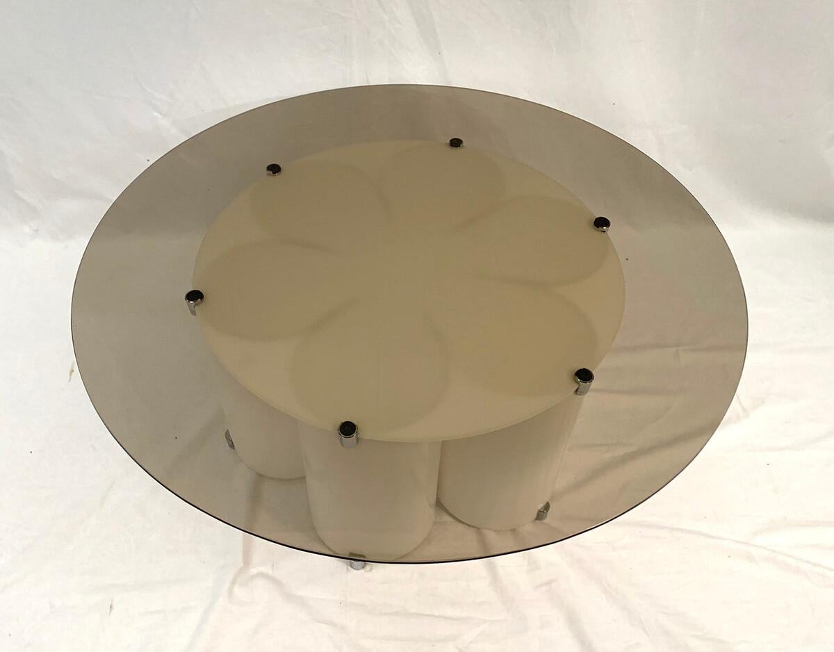 Mid-Century Modern Space Age Living Room Table in White Plexiglass, Mid Century Design