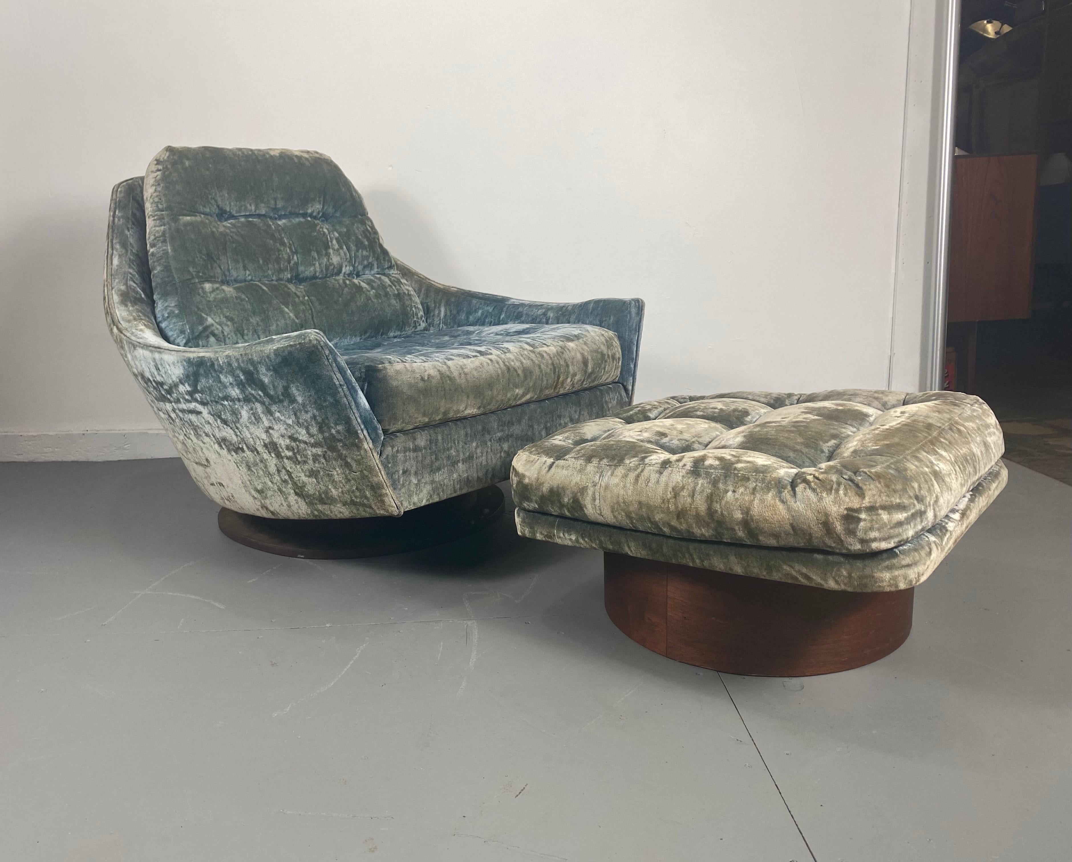 Mid-20th Century Space Age Lounge Chair and Ottoman Attriibuted to Adrian Pearsall Classic 1960s