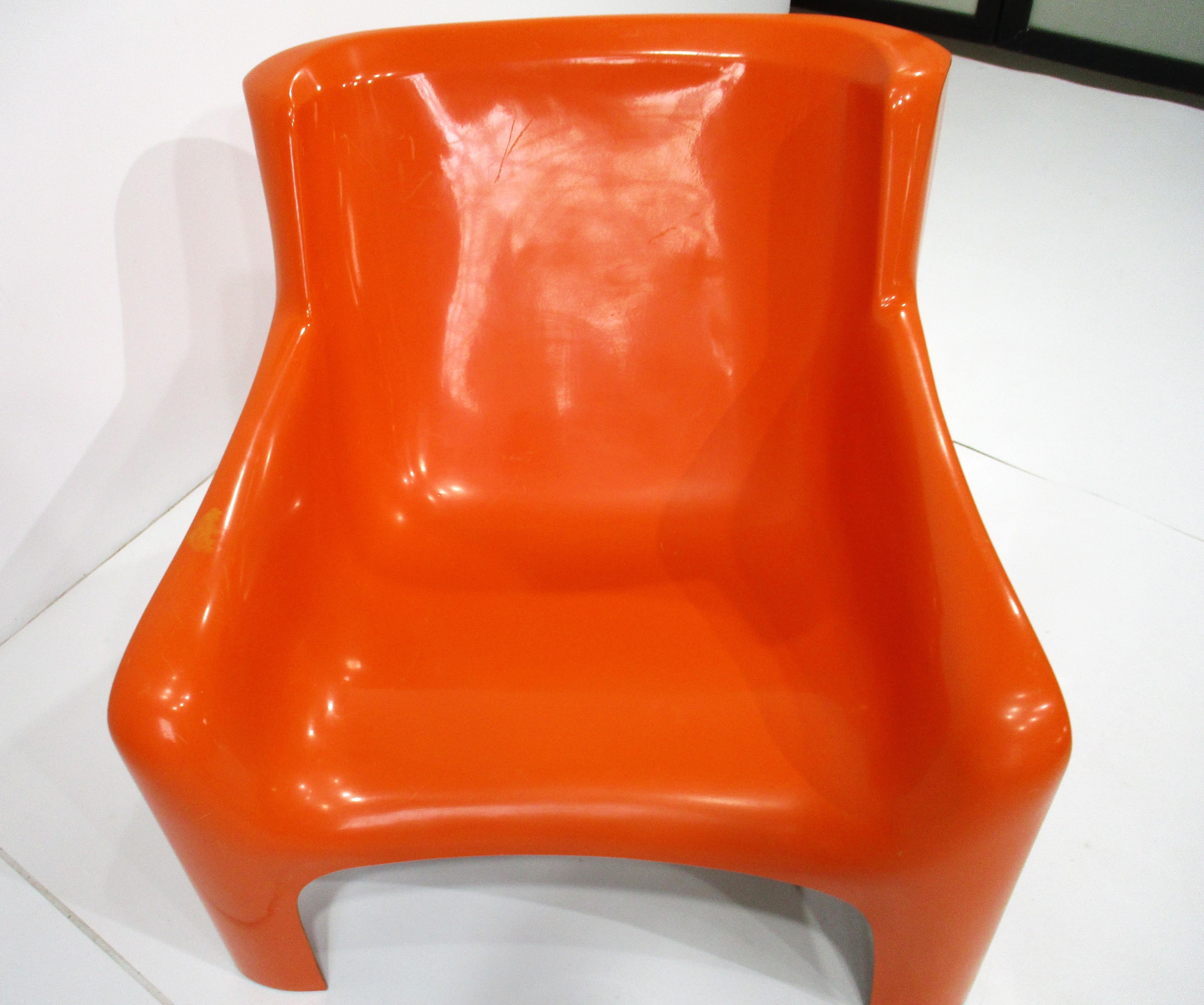 Vico Magistretti styled Space Age Lounge Chair Italy For Sale 4