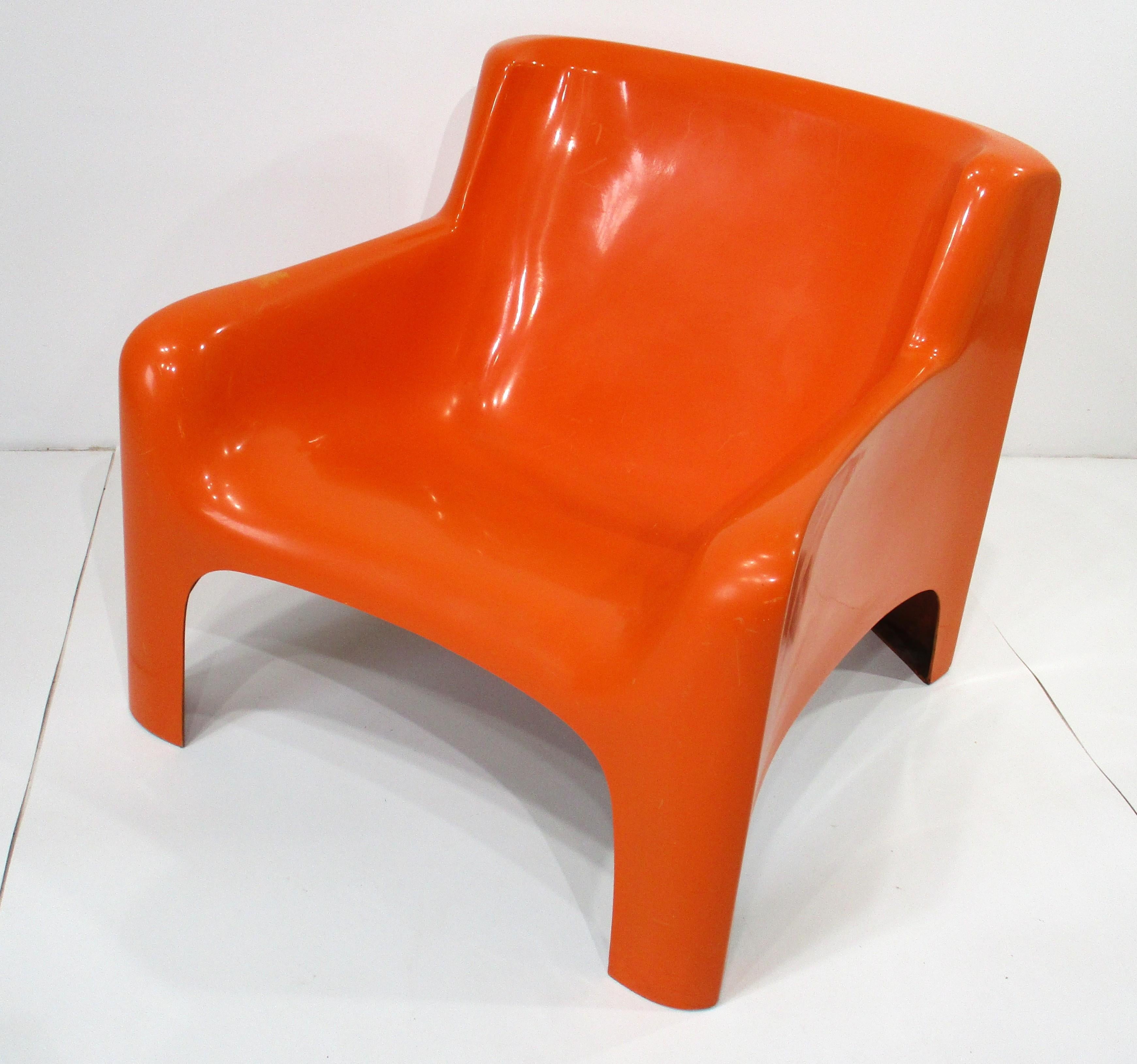 Vico Magistretti styled Space Age Lounge Chair Italy For Sale 5