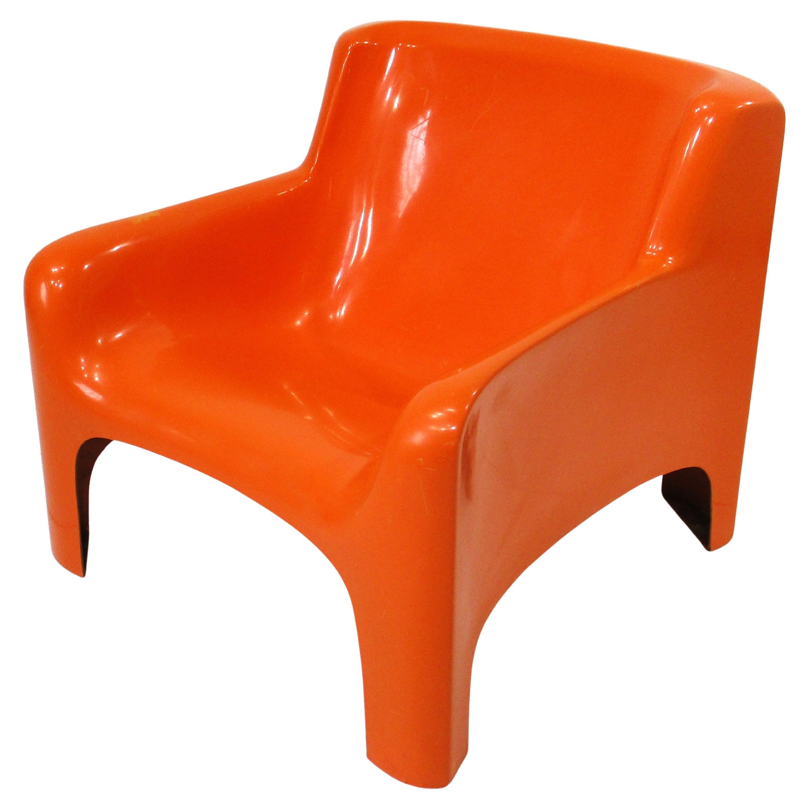 Sillón de la Era Espacial estilo Vico Magistretti Italia