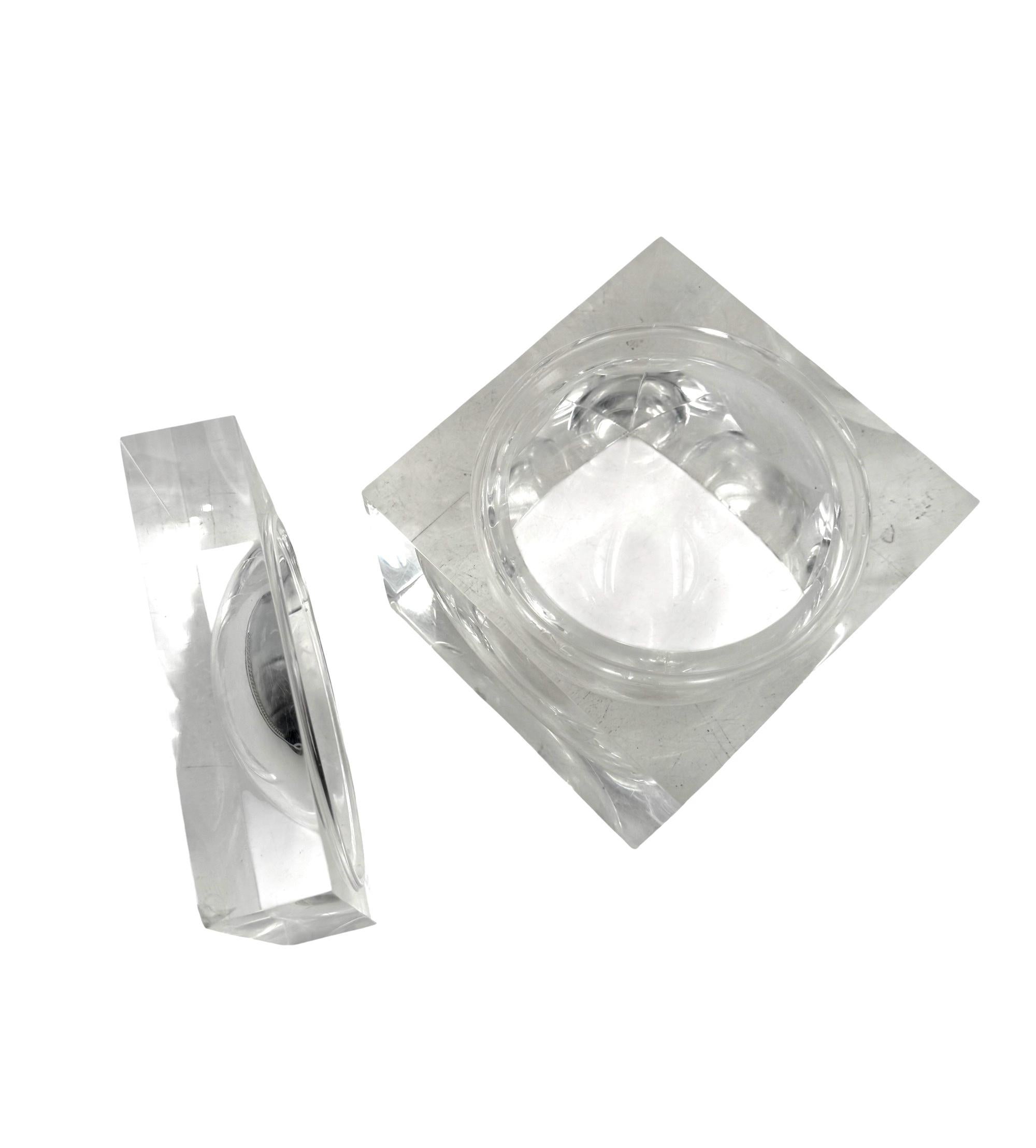 Space age lucite Ice Bucket mod. Bombo, Studio TG, Guzzini Italy, ca. 1970s in vendita 7