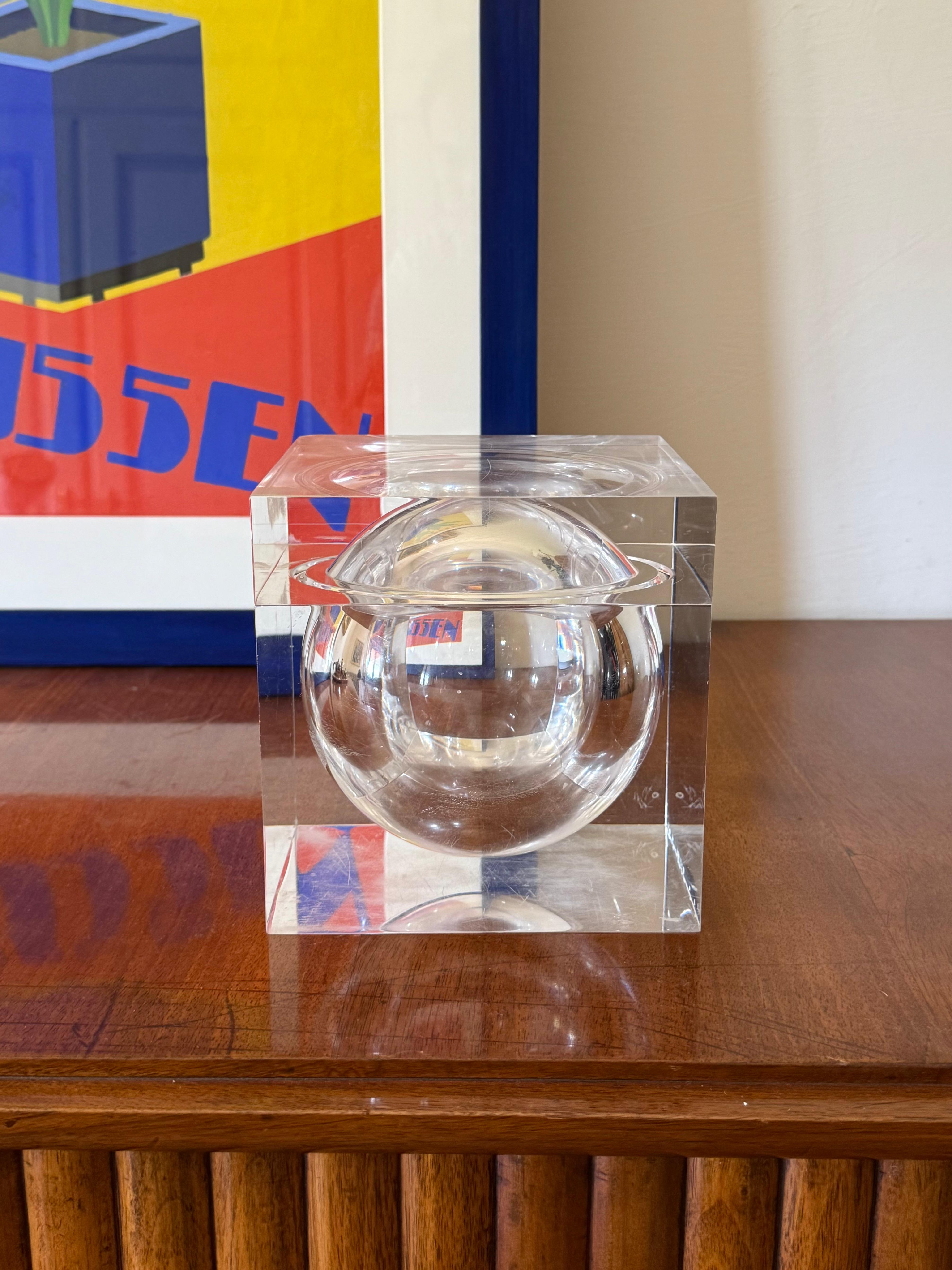 Space Age Space age lucite Ice Bucket mod. Bombo, Studio TG, Guzzini Italy, ca. 1970s in vendita