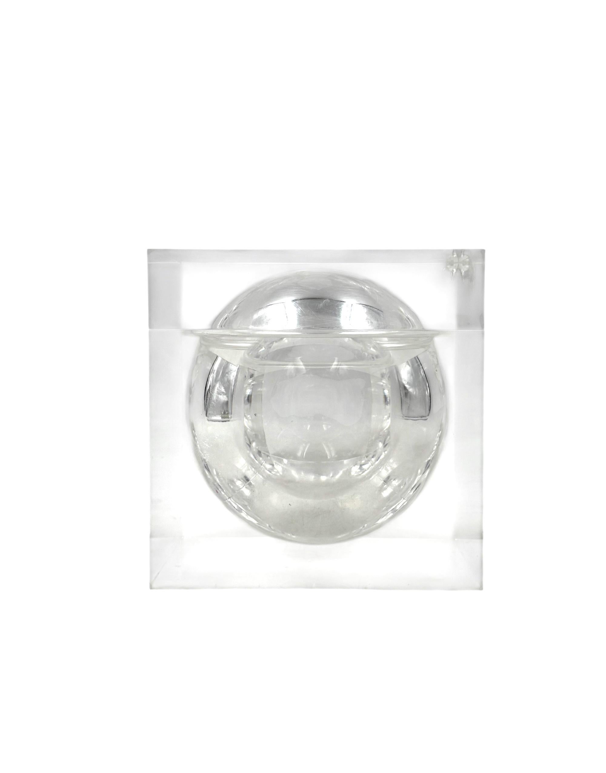 Space age lucite Ice Bucket mod. Bombo, Studio TG, Guzzini Italy, ca. 1970s In condizioni buone in vendita a Firenze, IT