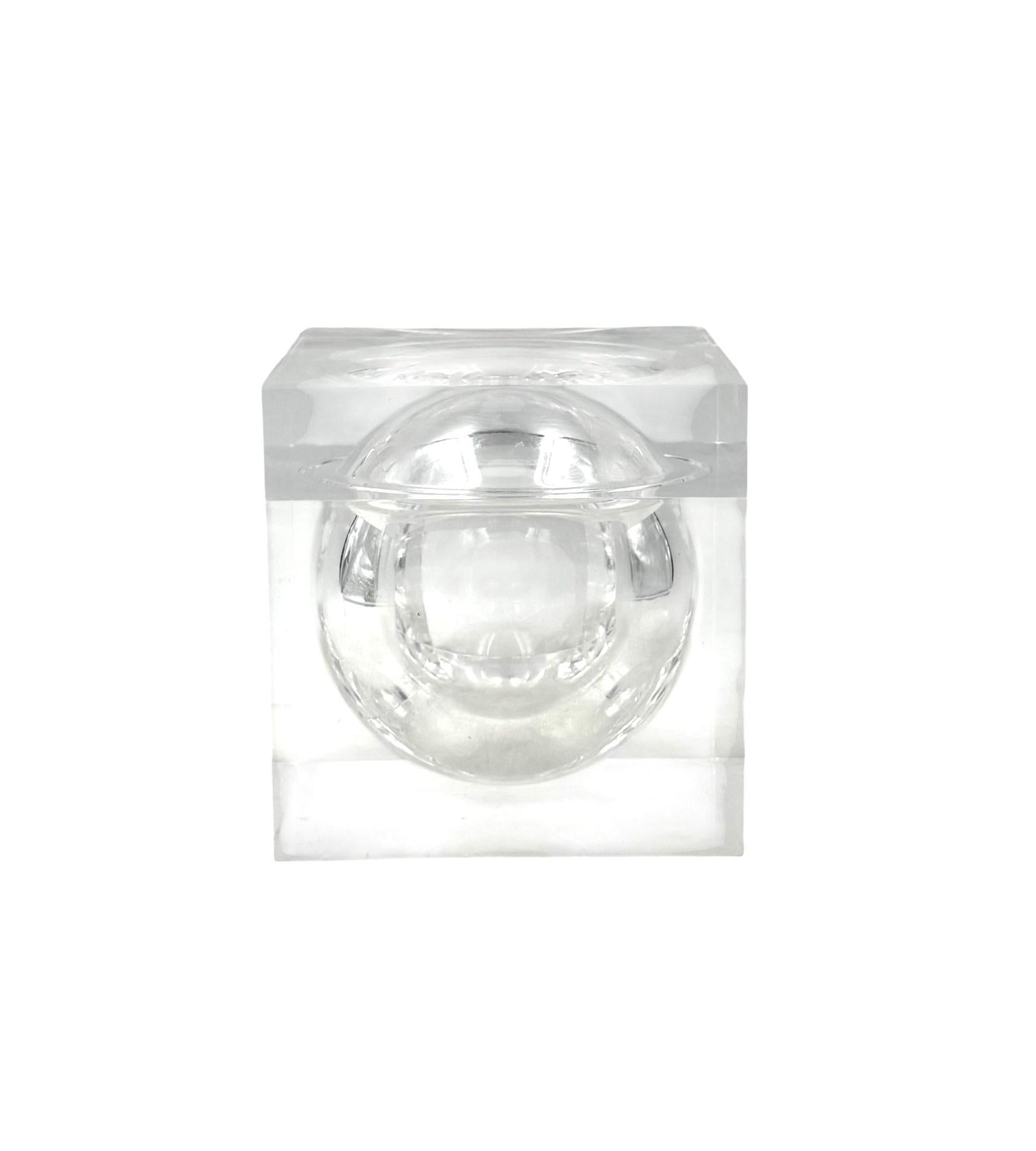 Space age lucite Ice Bucket mod. Bombo, Studio TG, Guzzini Italy, ca. 1970s in vendita 1
