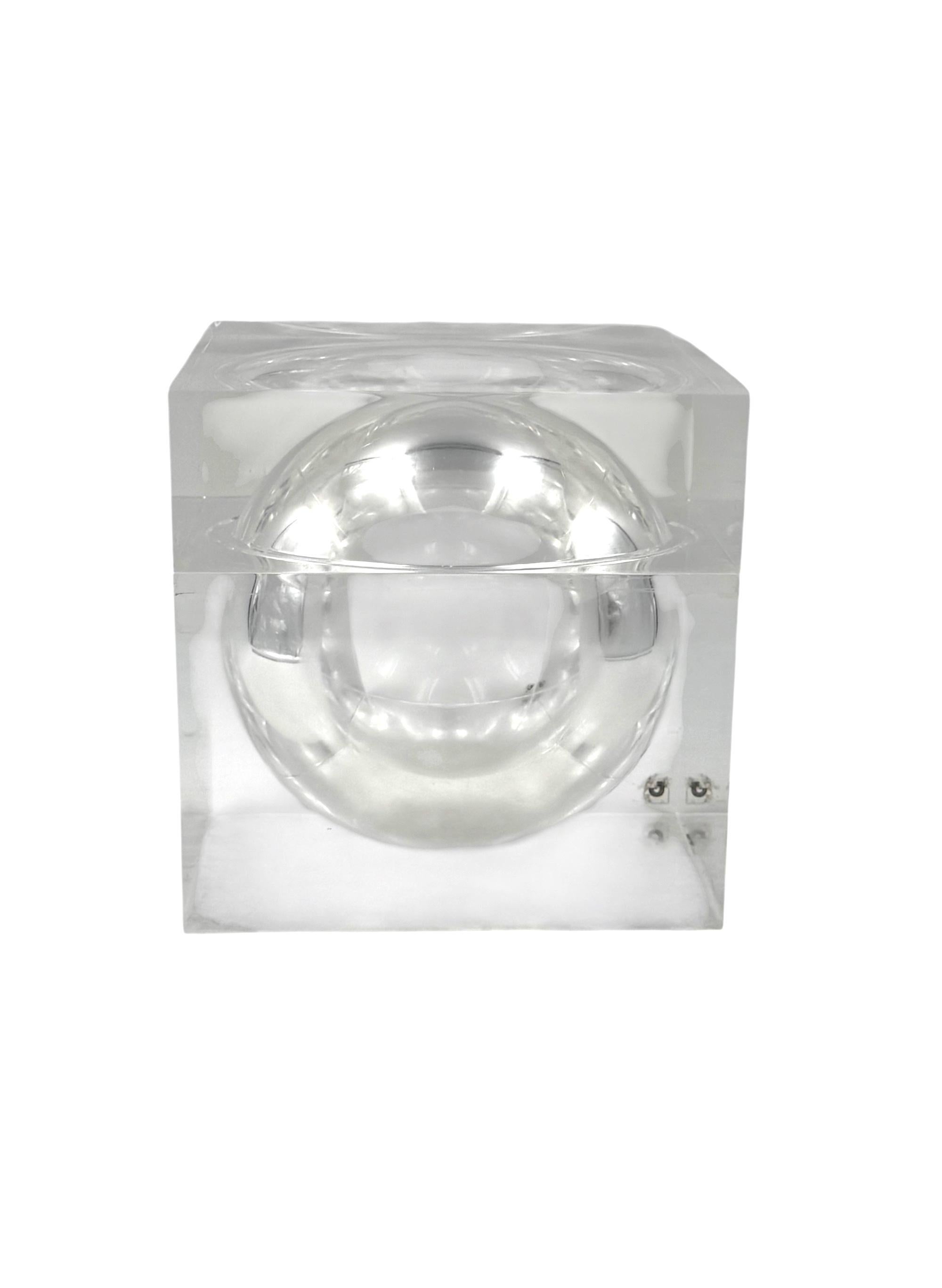 Grand seau à glace en lucite de l'ère spatiale, mod. Bombo, Studio TG, Guzzini Italie, vers 1970 Excellent état - En vente à Firenze, IT