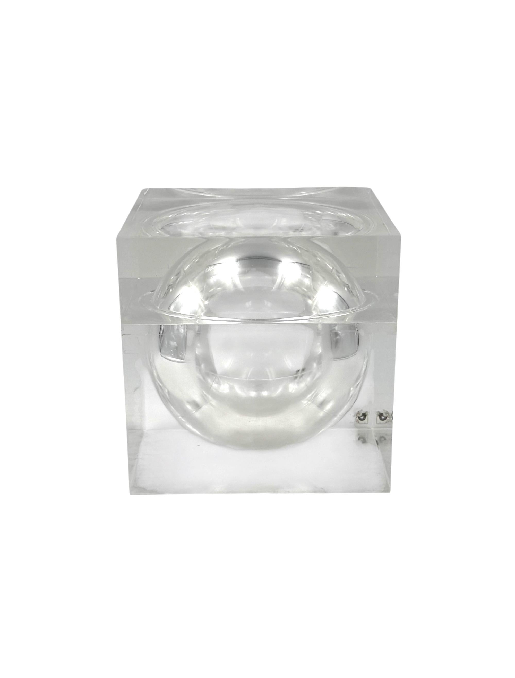 Late 20th Century Grand seau à glace en lucite de l'ère spatiale, mod. Bombo, Studio TG, Guzzini Italie, vers 1970 en vente