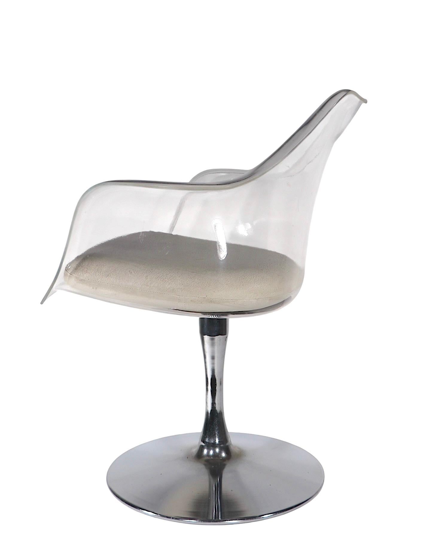 Chrome A Space Lucite Swivel Chair Champagne Saarinen Style Chair c. 1960/70's en vente