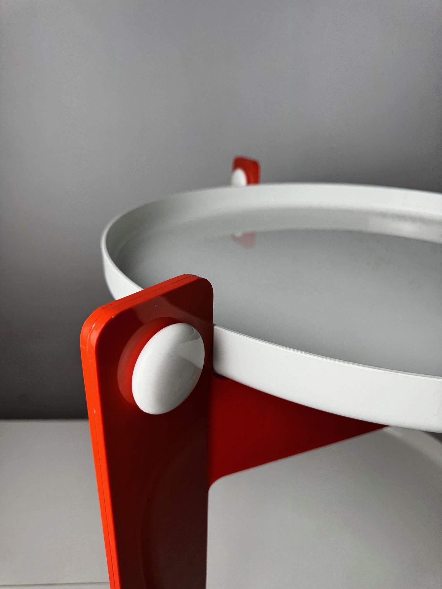 Plastic Space Age Luigi Massoni Coffee Table Trolley for Guzzini - 1970s Italian Design