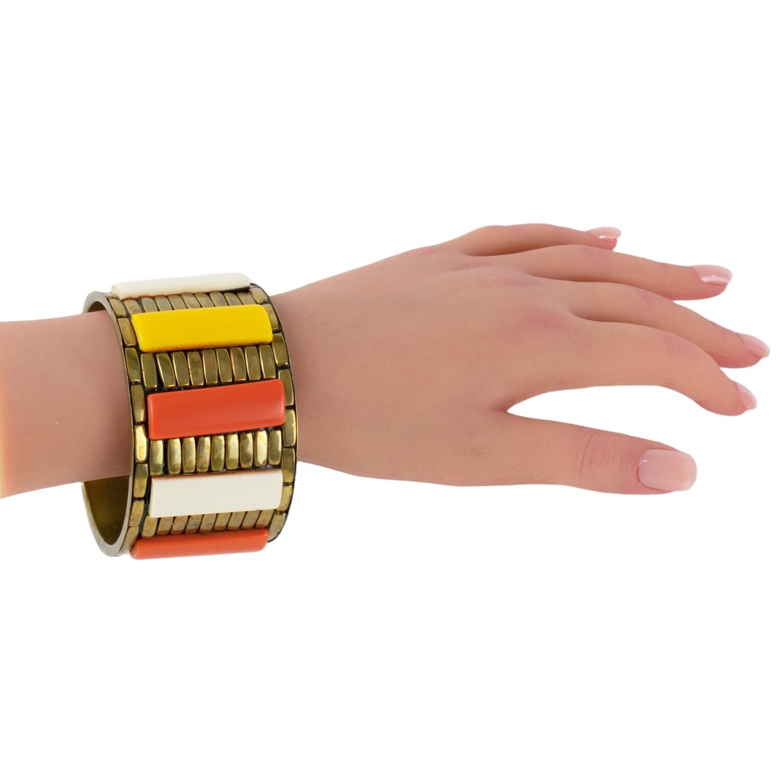 A Space Machine Age Bracelet en laiton et cabochons Bangle en vente 3