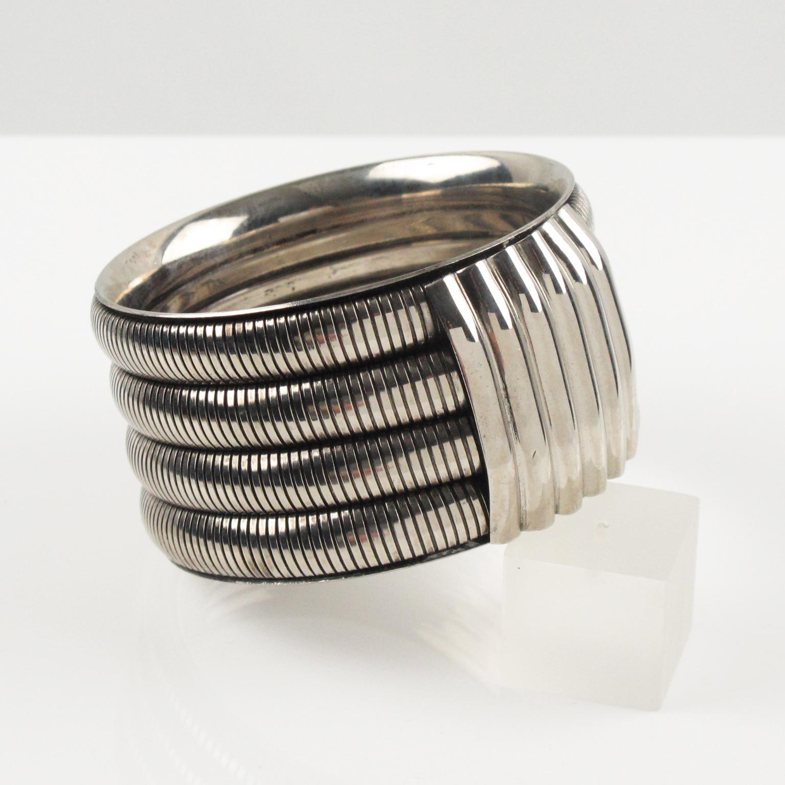 A Space Machine Age Massive Bracelet en métal Silvertone en vente 3