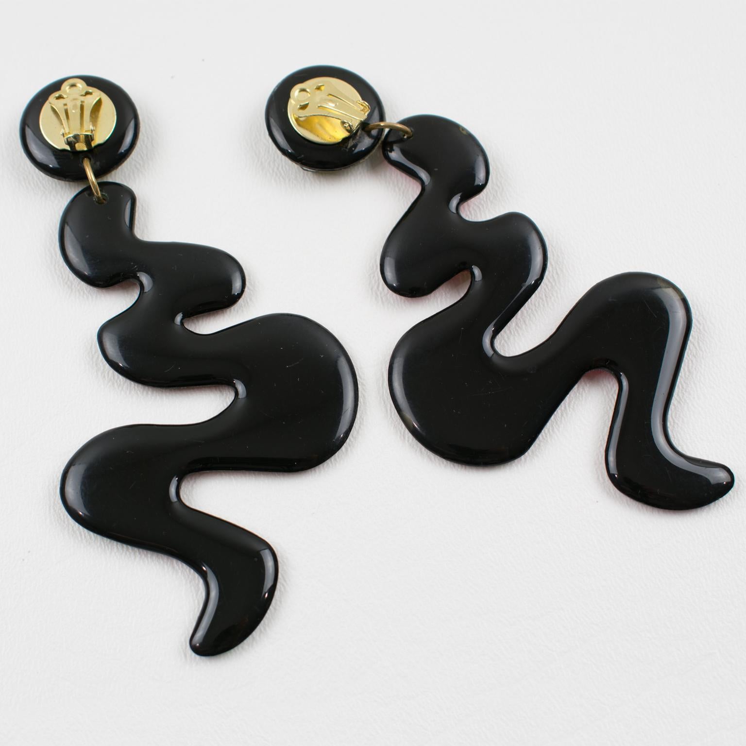 Space Aassive Dangle Pink and Green Jeweled Clip-on Earrings (boucles d'oreilles à clip) en vente 3