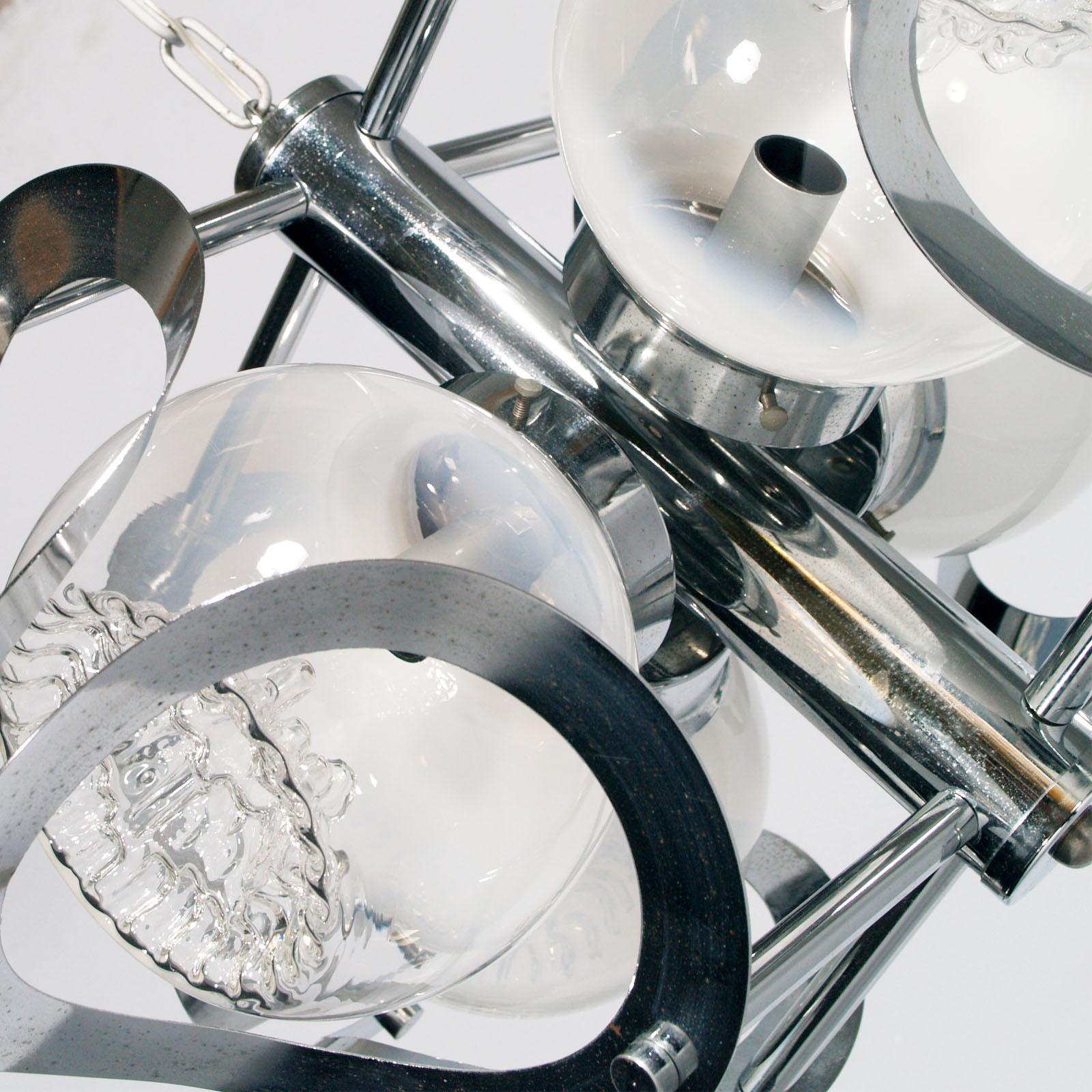 Space Age Mazzega Chandelier in Chromed Steel and Murano Glass, 4-Light In Good Condition For Sale In Vigonza, Padua