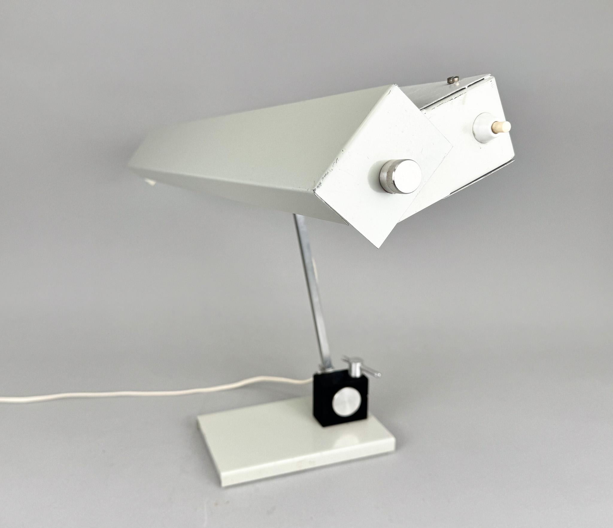 Lámpara de escritorio metálica Space Age de Klaus Musinowski para VEB Dresden, Alemania en venta 4