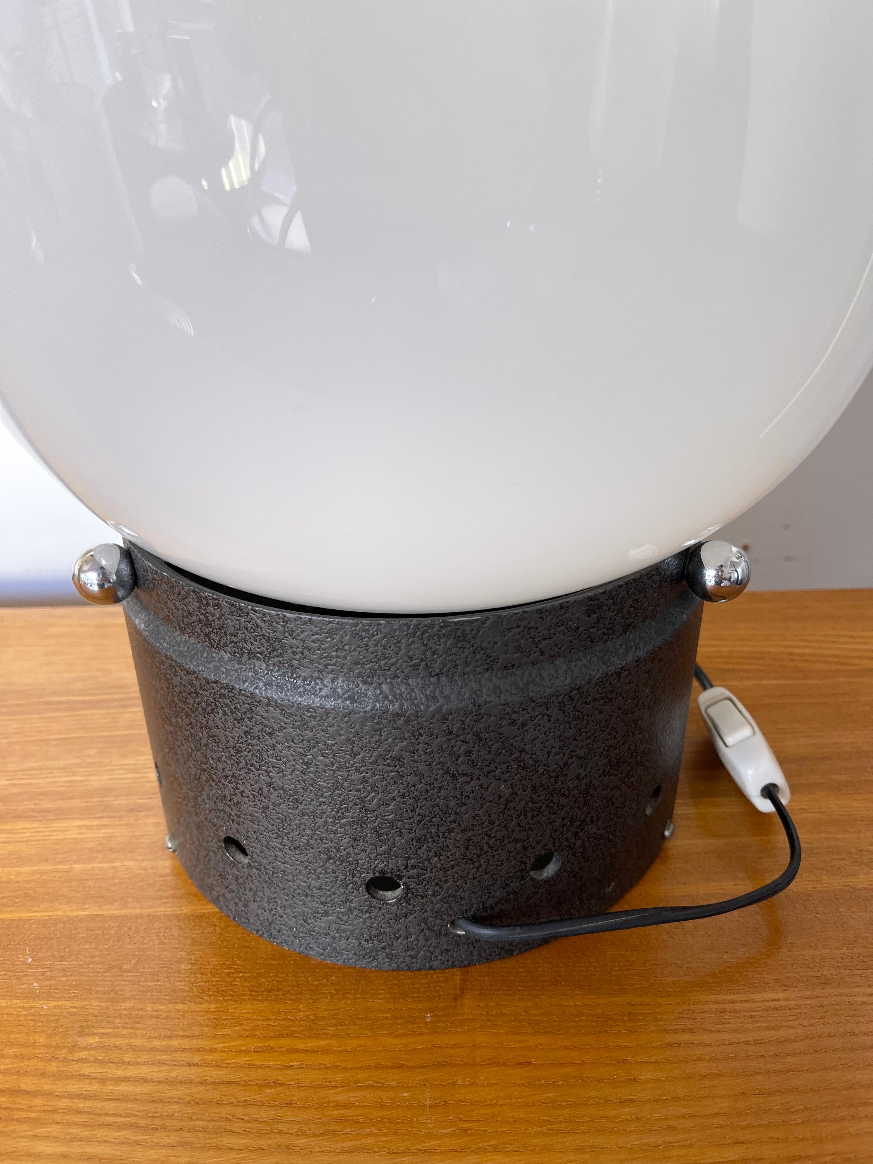 Lampe bulle en métal de Murano de l'ère spatiale par Mazzega, Italie, 1970 en vente 4