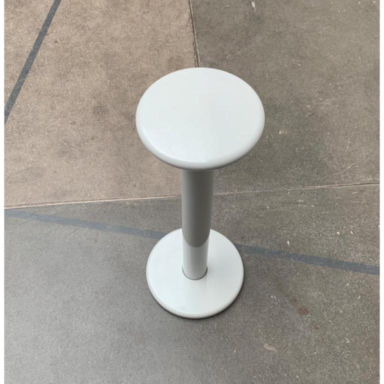 Stand ou table d'appoint en métal A Space en vente 6