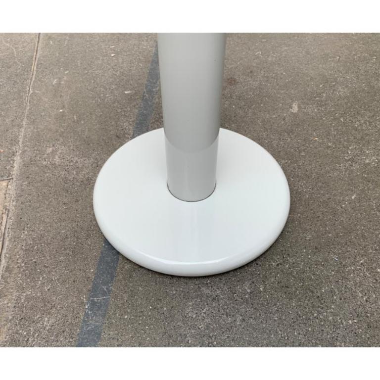 Stand ou table d'appoint en métal A Space en vente 2