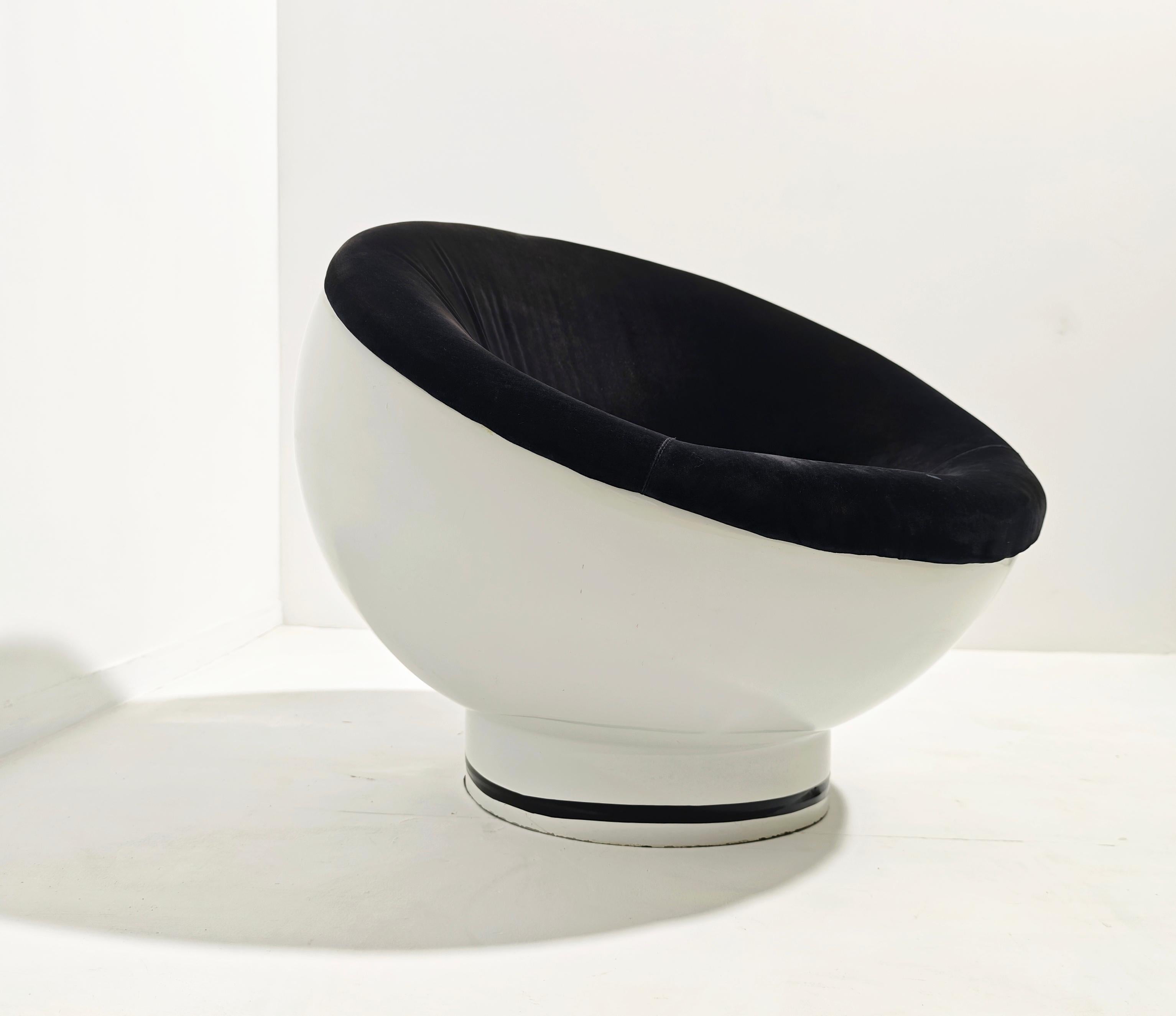 Space Age Mid-Century Modern Armchair in Fiberglas und Samt Design Italien 1970 im Angebot 4