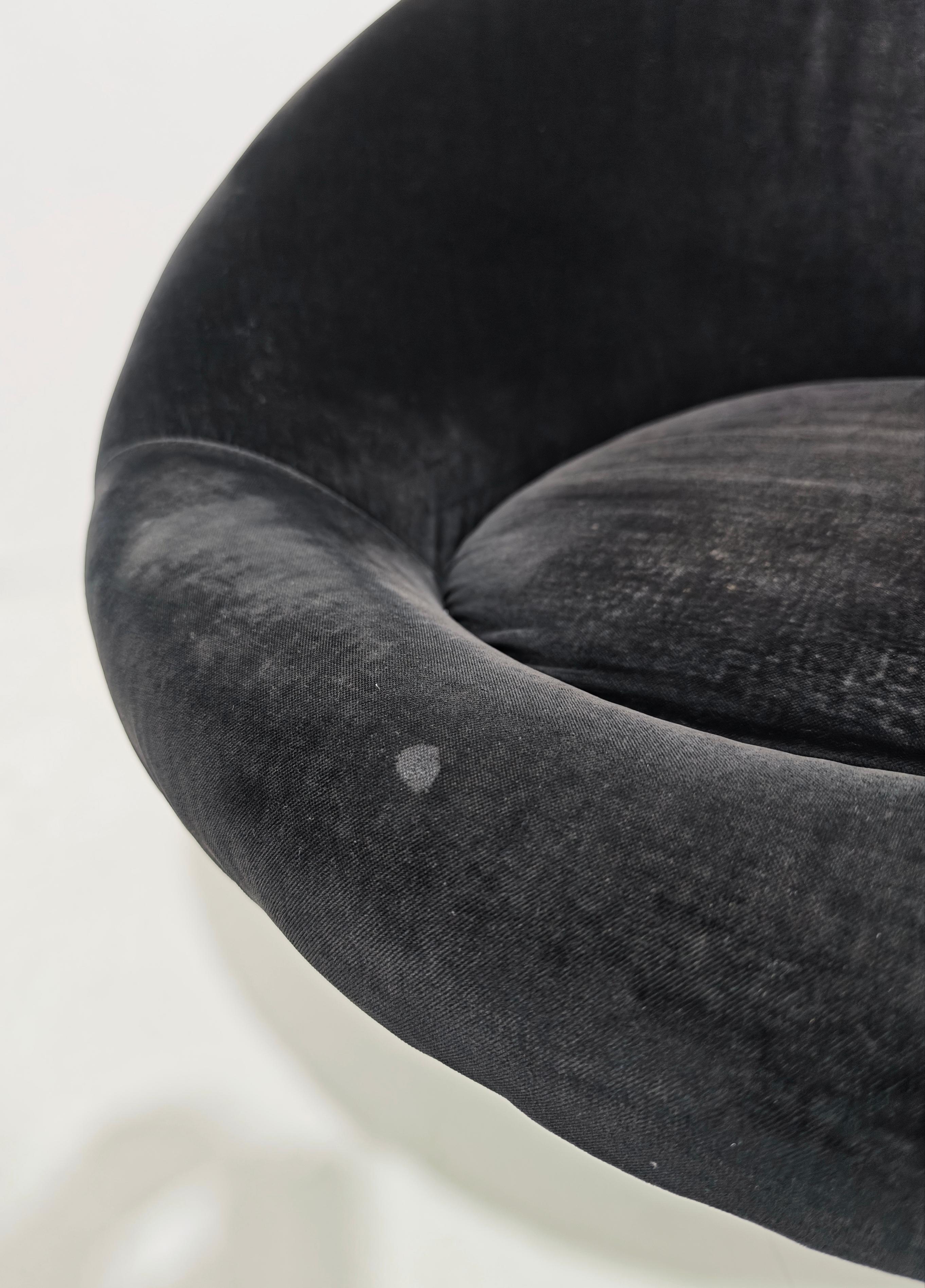 Space Age Mid-Century Modern Armchair in Fiberglas und Samt Design Italien 1970 im Angebot 2