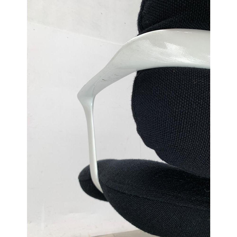 Chaise pivotante de l'ère spatiale 2038 par Bruce Hannah et Andrew Morrison, 1970 en vente 4