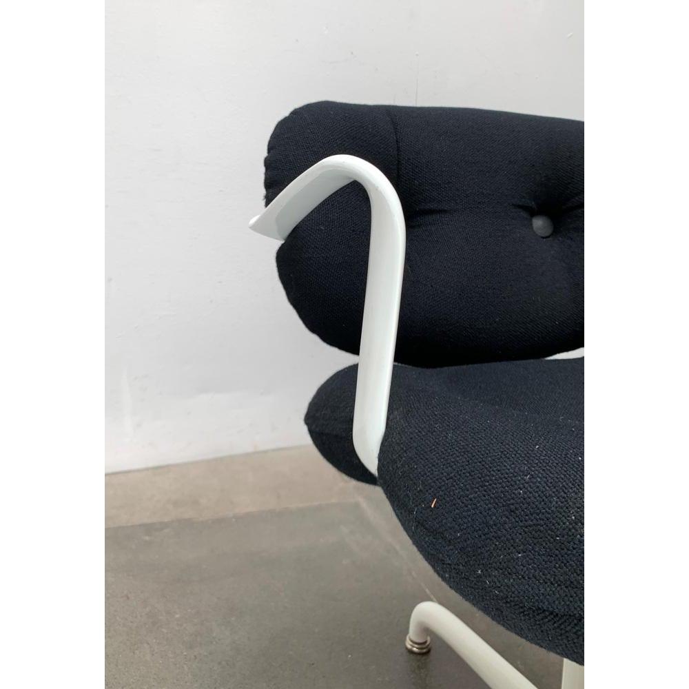 Chaise pivotante de l'ère spatiale 2038 par Bruce Hannah et Andrew Morrison, 1970 en vente 5