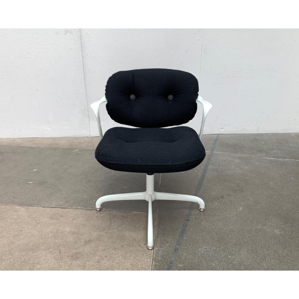 Métal Chaise pivotante de l'ère spatiale 2038 par Bruce Hannah et Andrew Morrison, 1970 en vente