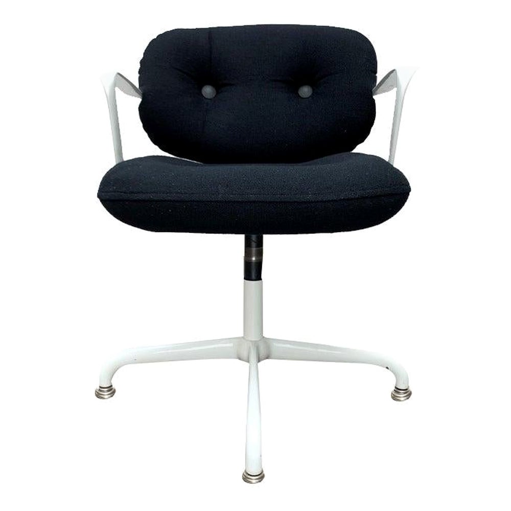 Space Age Model 2038 Swivel Chair by Bruce Hannah & Andrew Morrison, 1970s For Sale