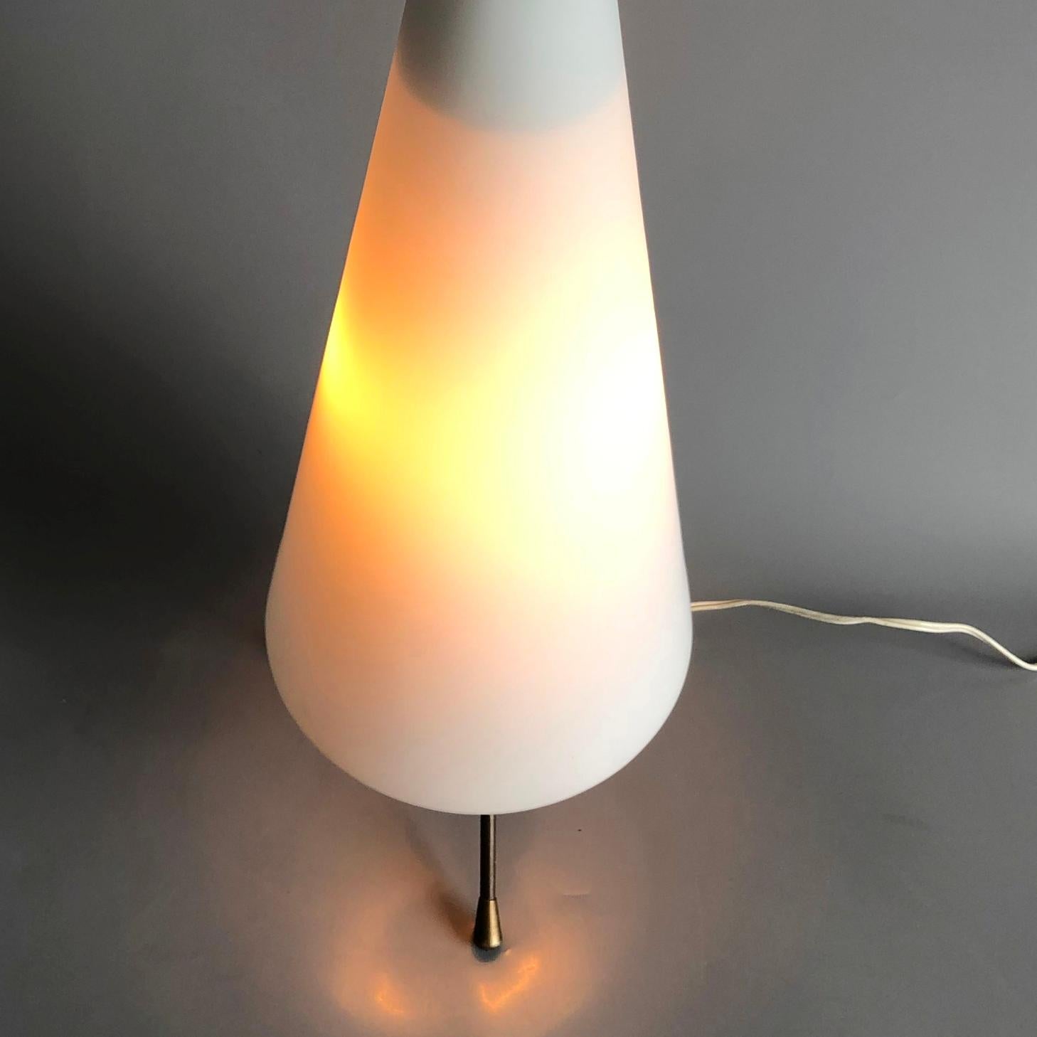 Space Age Modernist Conical Table Lamp, Italy, 1960s For Sale 4