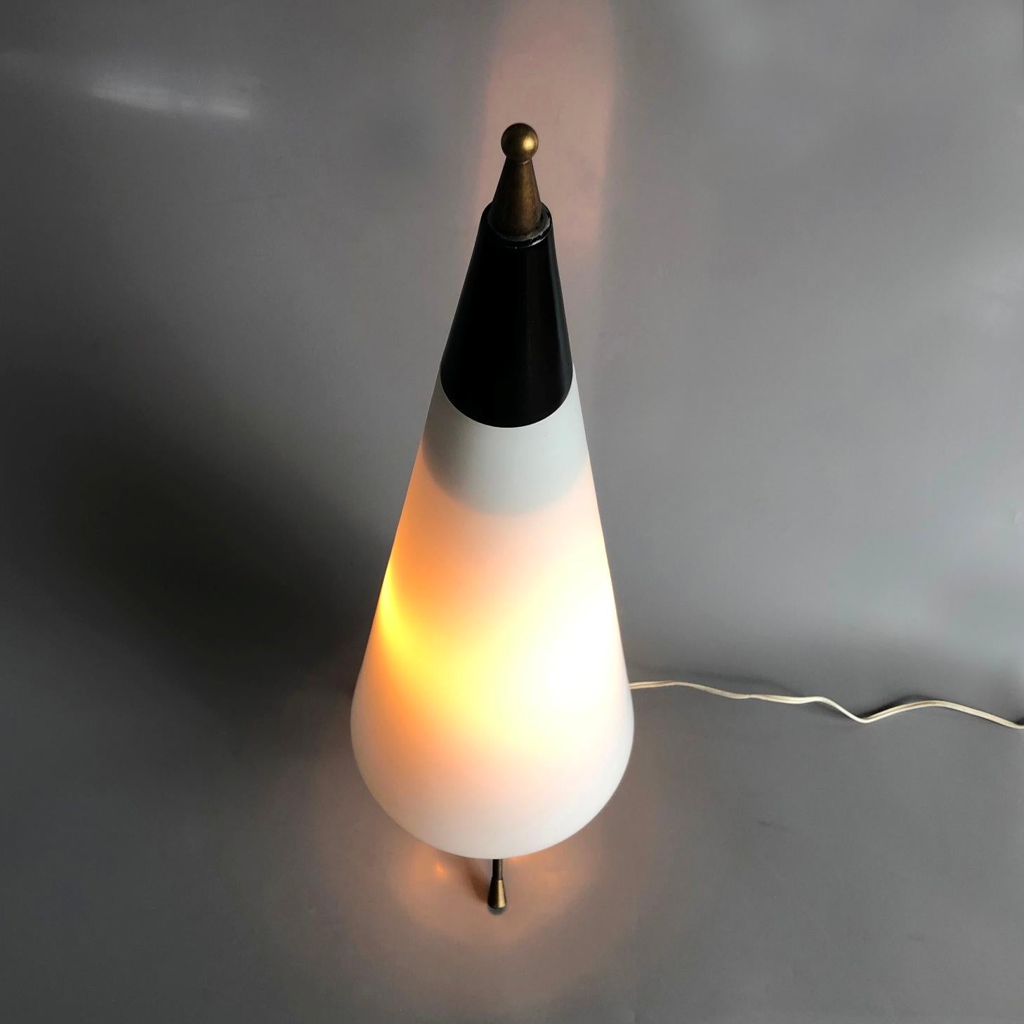 Space Age Modernist Conical Table Lamp, Italy, 1960s In Good Condition For Sale In BUDAPEST, HU