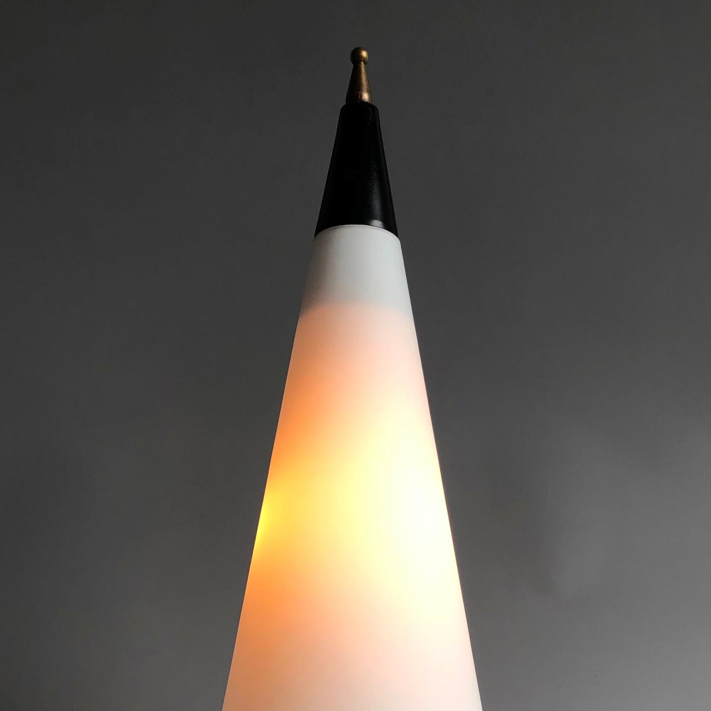 Space Age Modernist Conical Table Lamp, Italy, 1960s For Sale 2