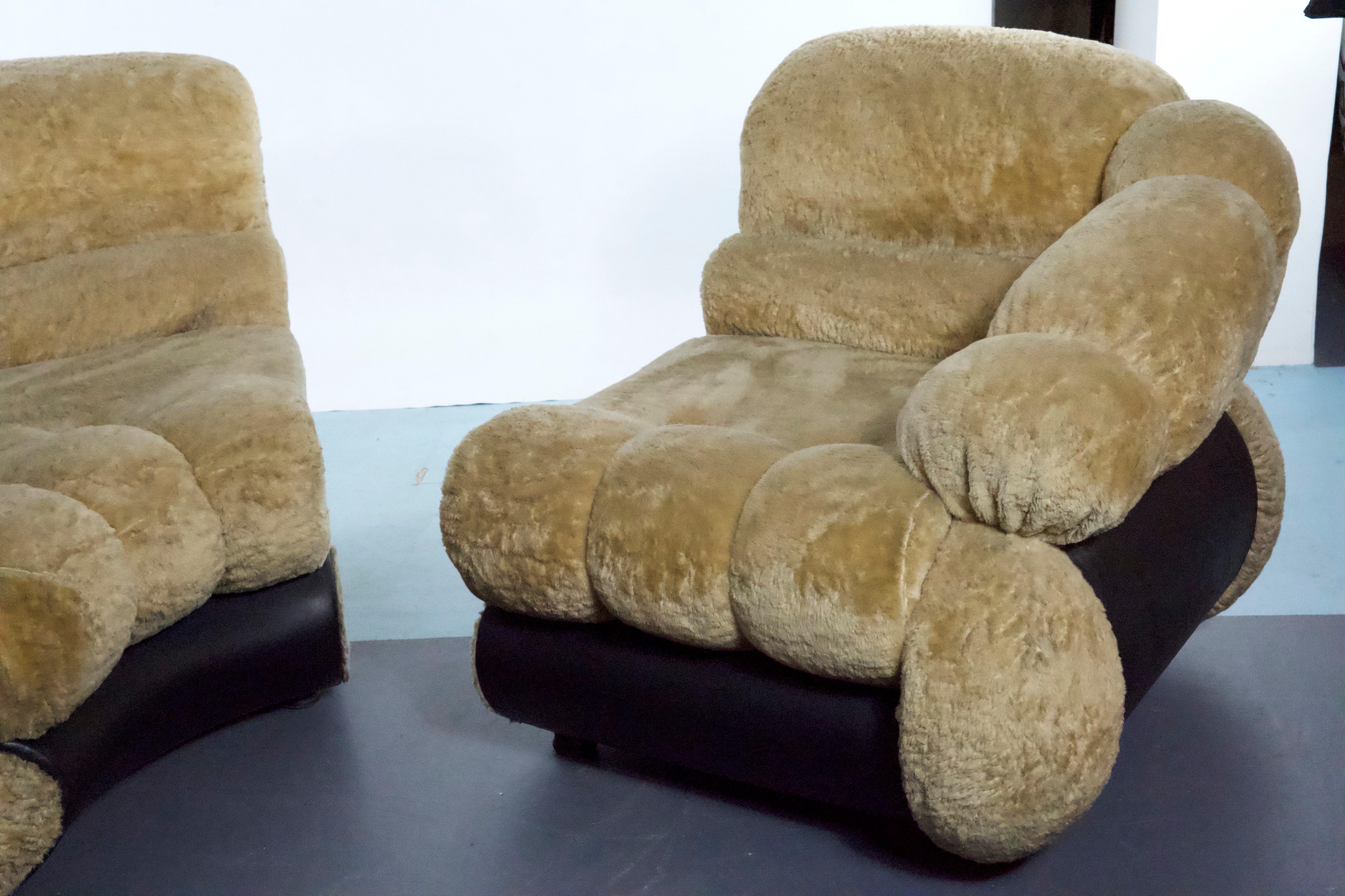 Canapé modulaire de l'ère spatiale Adriano Piazzesi, ours en peluche crème et similicuir, 1970 en vente 4
