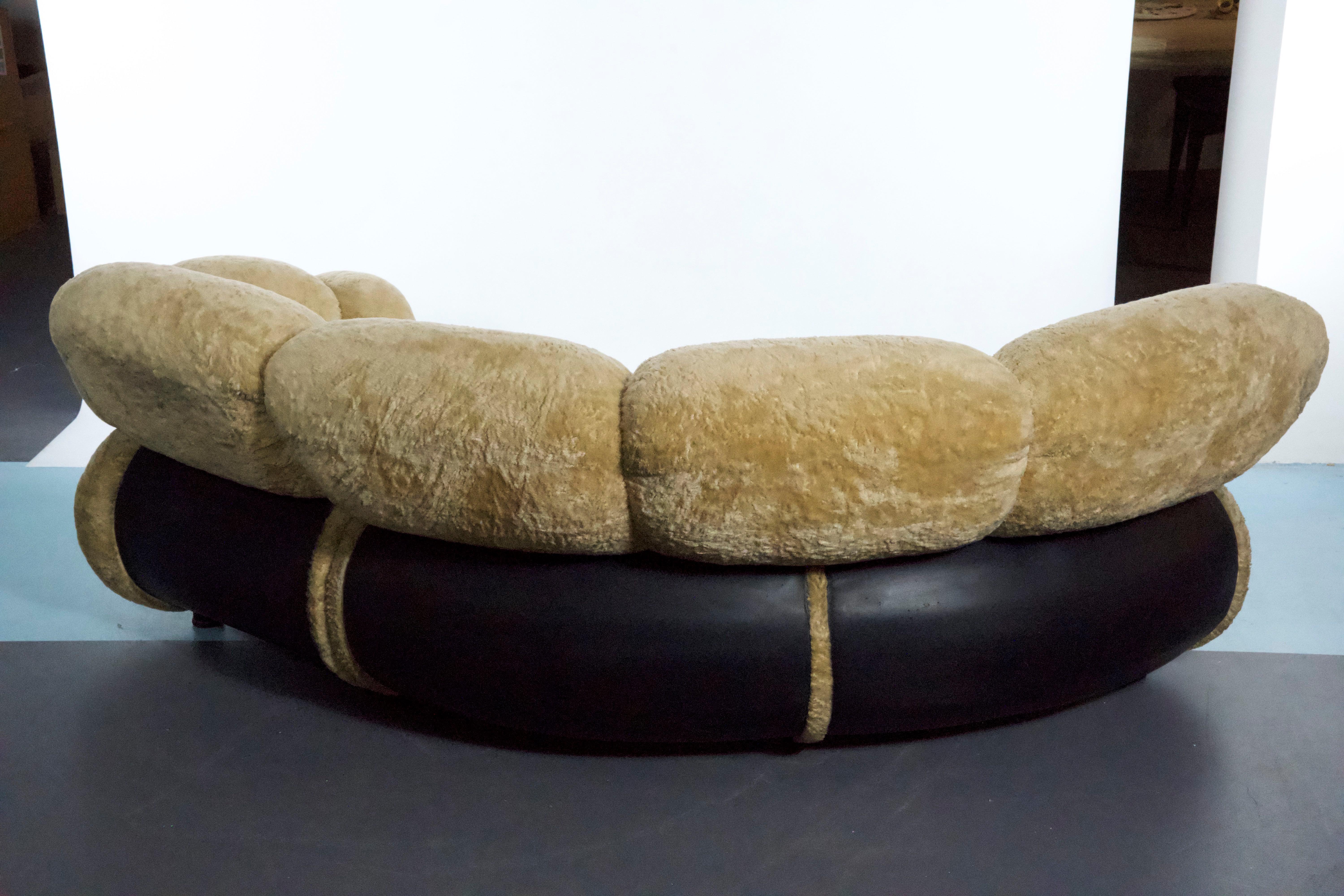 Tissu Canapé modulaire de l'ère spatiale Adriano Piazzesi, ours en peluche crème et similicuir, 1970 en vente