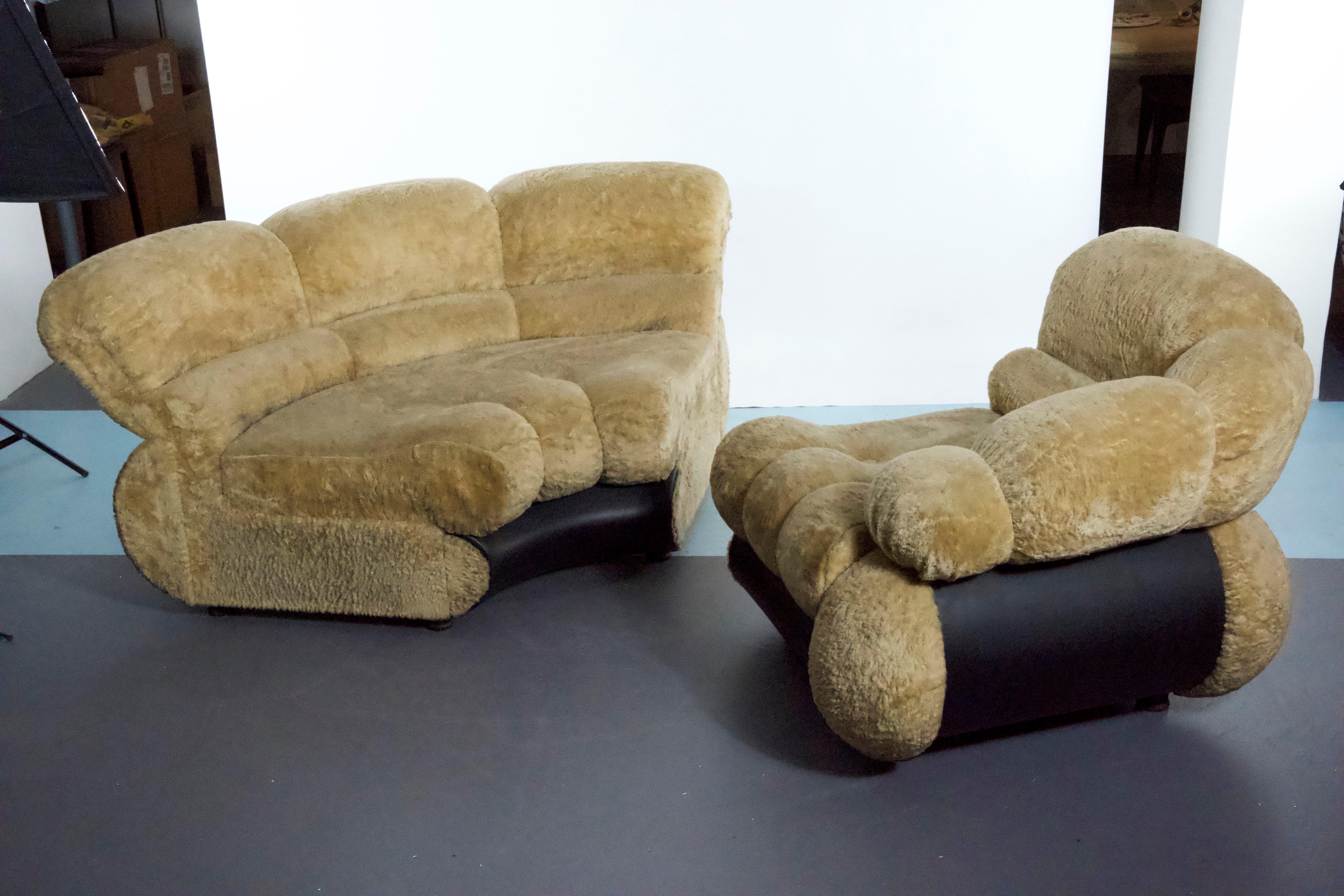 Canapé modulaire de l'ère spatiale Adriano Piazzesi, ours en peluche crème et similicuir, 1970 en vente 2